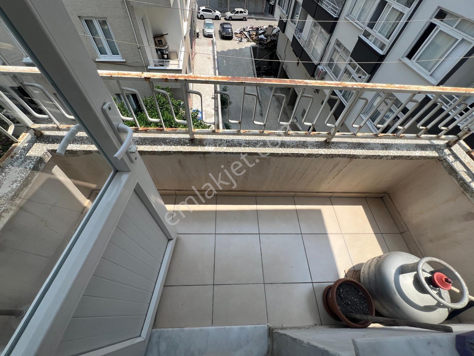 Prestij'den Cumhuriyet'te Battı Çıktı Civarı Tertemiz 3+1 Daire - Görsel 26