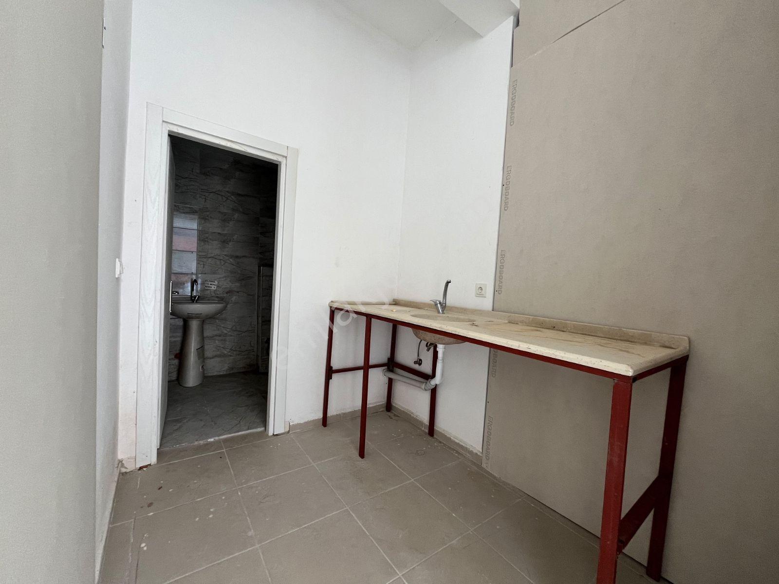 Milli Egemenlikte Kiralık Dükkan Depo - Görsel 4