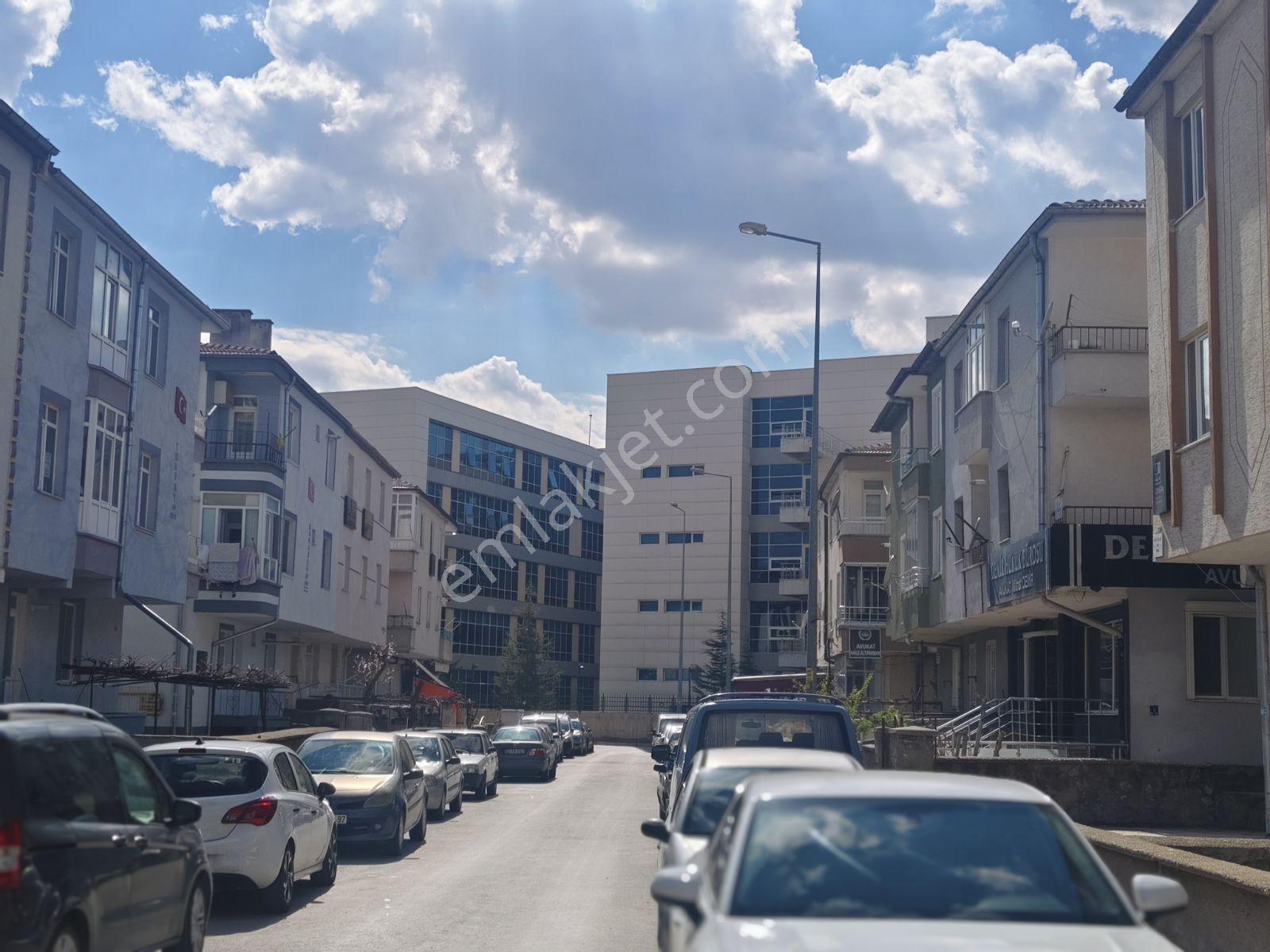 Mevlana Mah Adliyeye Yakın 3+1 Satılık Daire 15 Bin Kira Getiril - Görsel 14