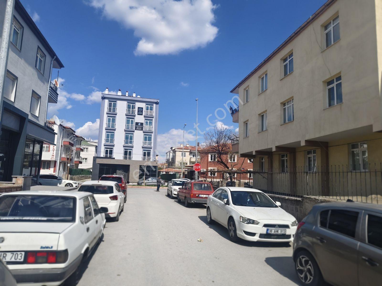 Mevlana Mah Adliyeye Yakın 3+1 Satılık Daire 15 Bin Kira Getiril - Görsel 3