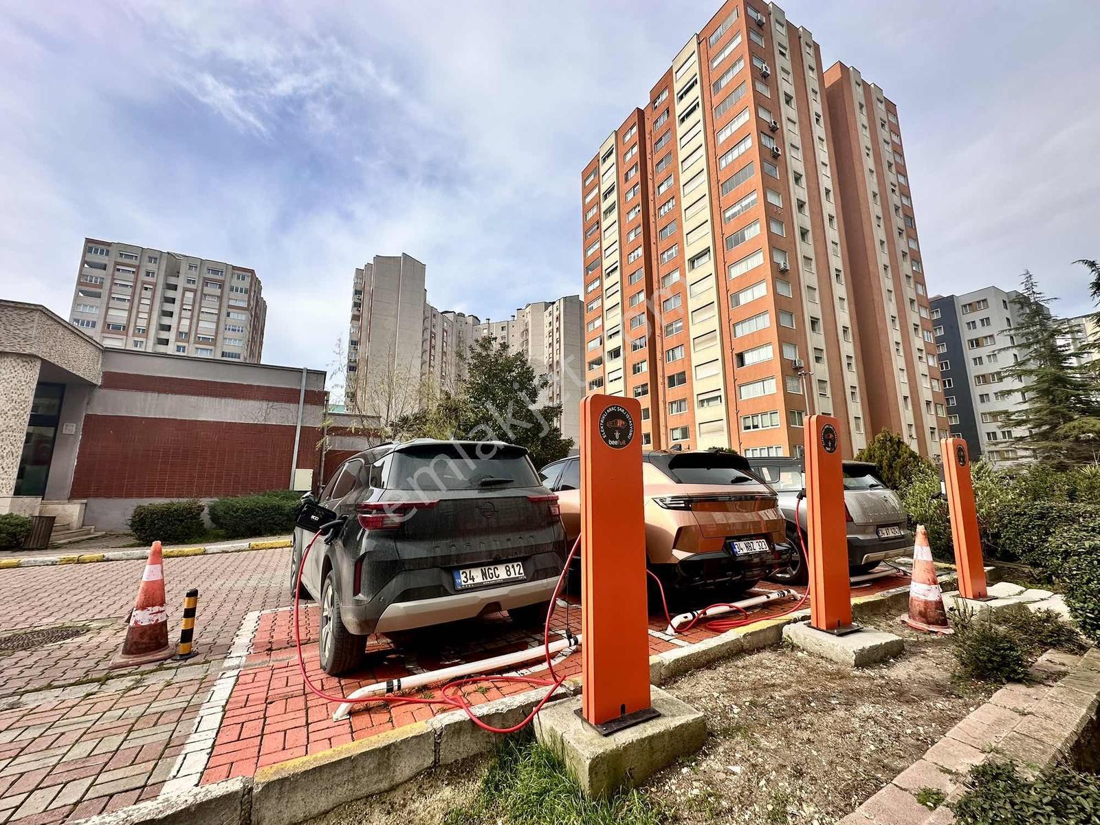 Beylikdüzü Parlamenterler Sitesinde Özel Tasarımlı Ful Tadilatlı - Görsel 25