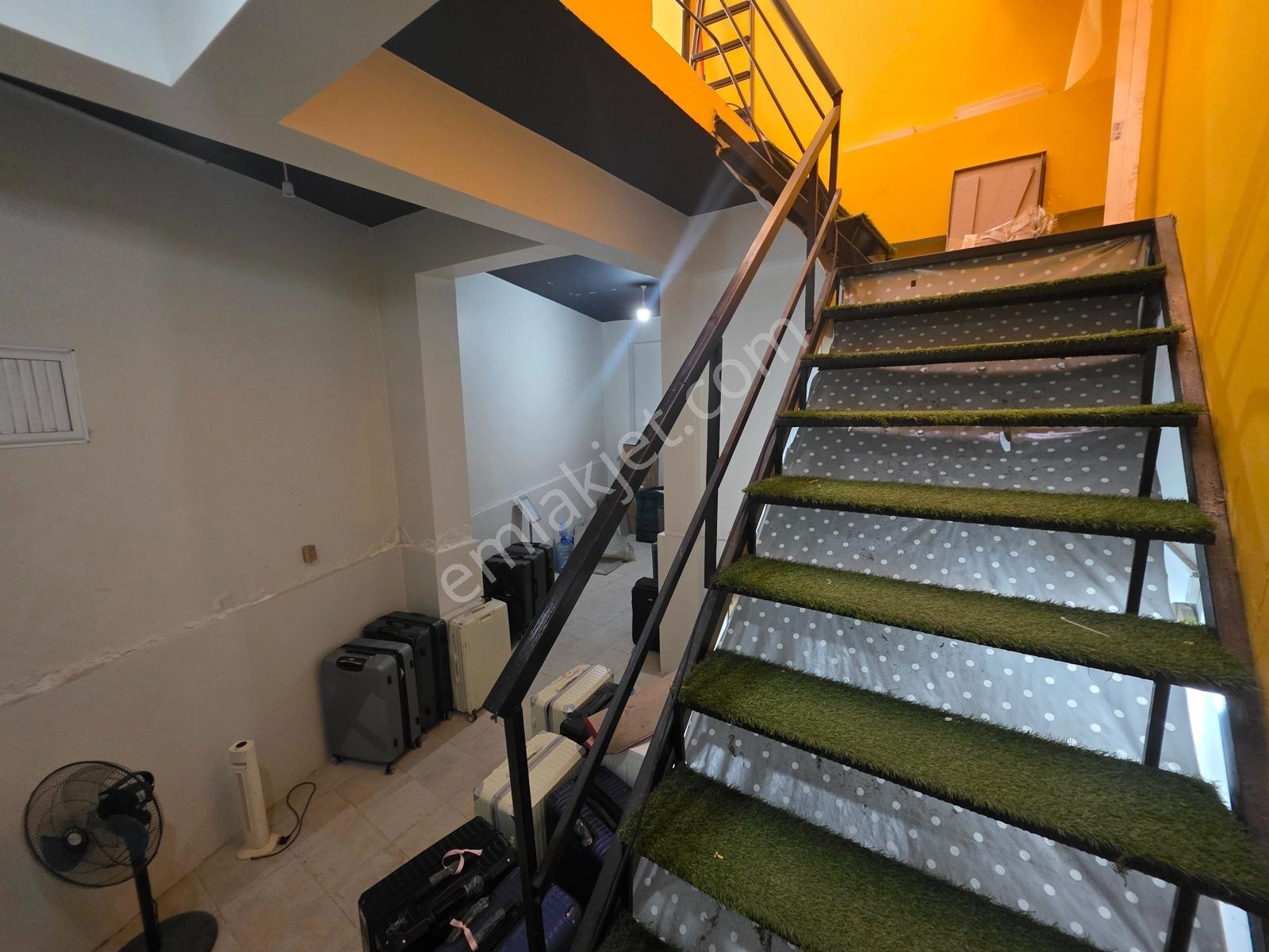 Remaxtan Satılık Cadde Üzerinde Köşe Başında Yeni Binada 200 M2 - Görsel 10