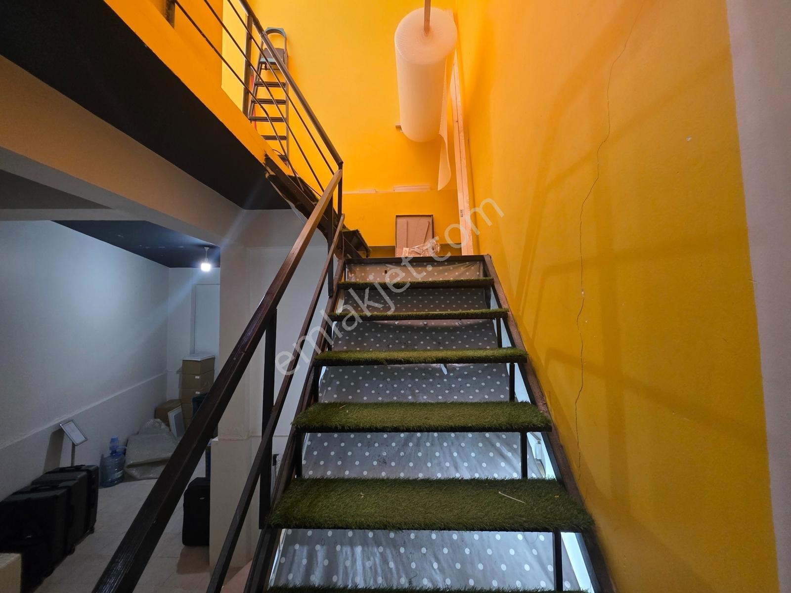 Remaxtan Satılık Cadde Üzerinde Köşe Başında Yeni Binada 200 M2 - Görsel 22