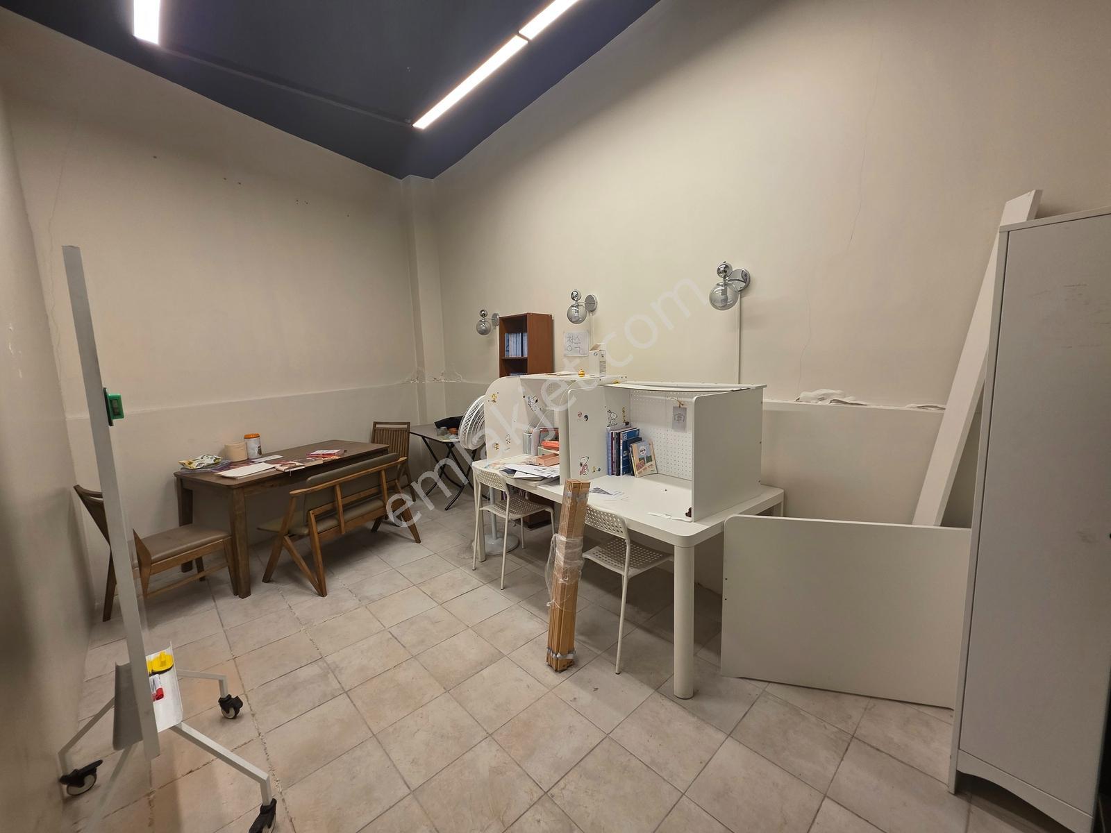 Remaxtan Satılık Cadde Üzerinde Köşe Başında Yeni Binada 200 M2 - Görsel 16