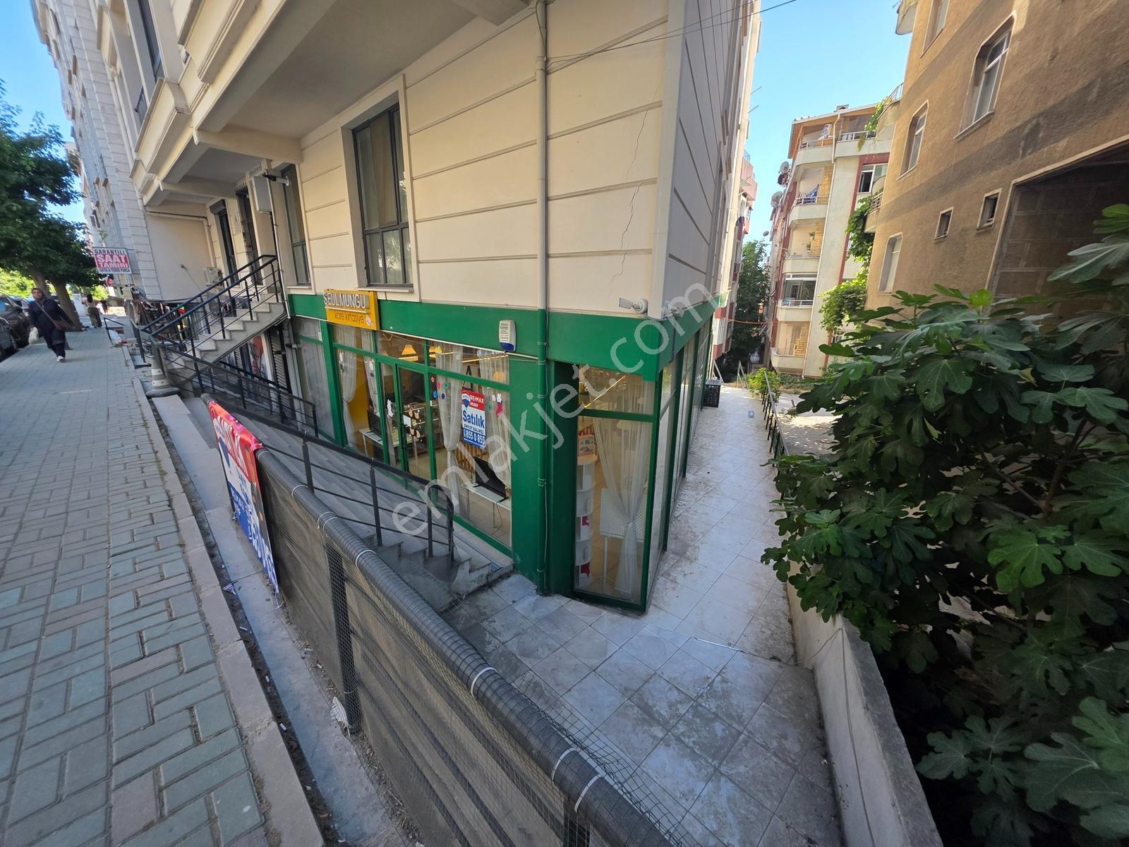 Remaxtan Satılık Cadde Üzerinde Köşe Başında Yeni Binada 200 M2 - Görsel 17