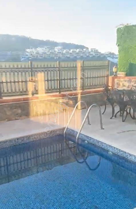 Serdivan Özarlife Sitesinde 6+1 Lüks Triplex Villa Özelhavuzlu - Görsel 11