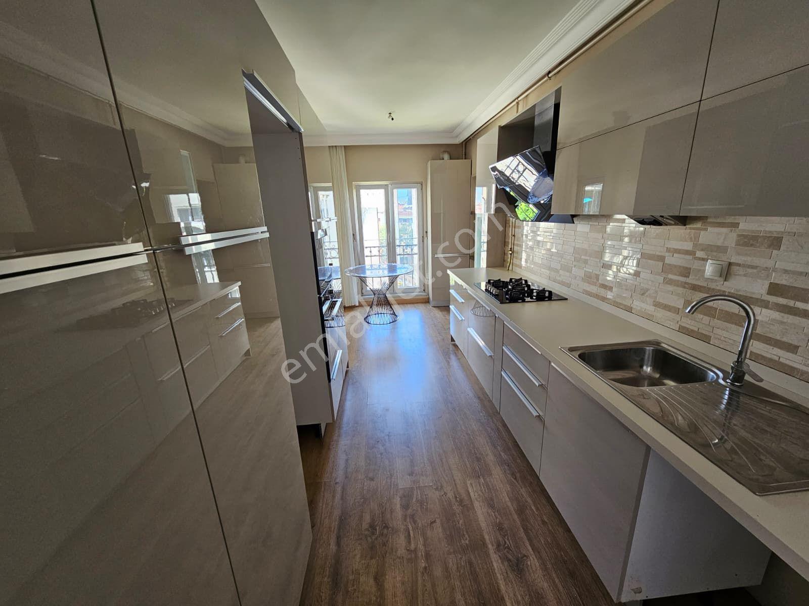 İçerenköy Kiptaş Evleri'nde 3+1 Balkonlu Çift Banyolu 145m2 Kiralık Boş Daire - Görsel 33