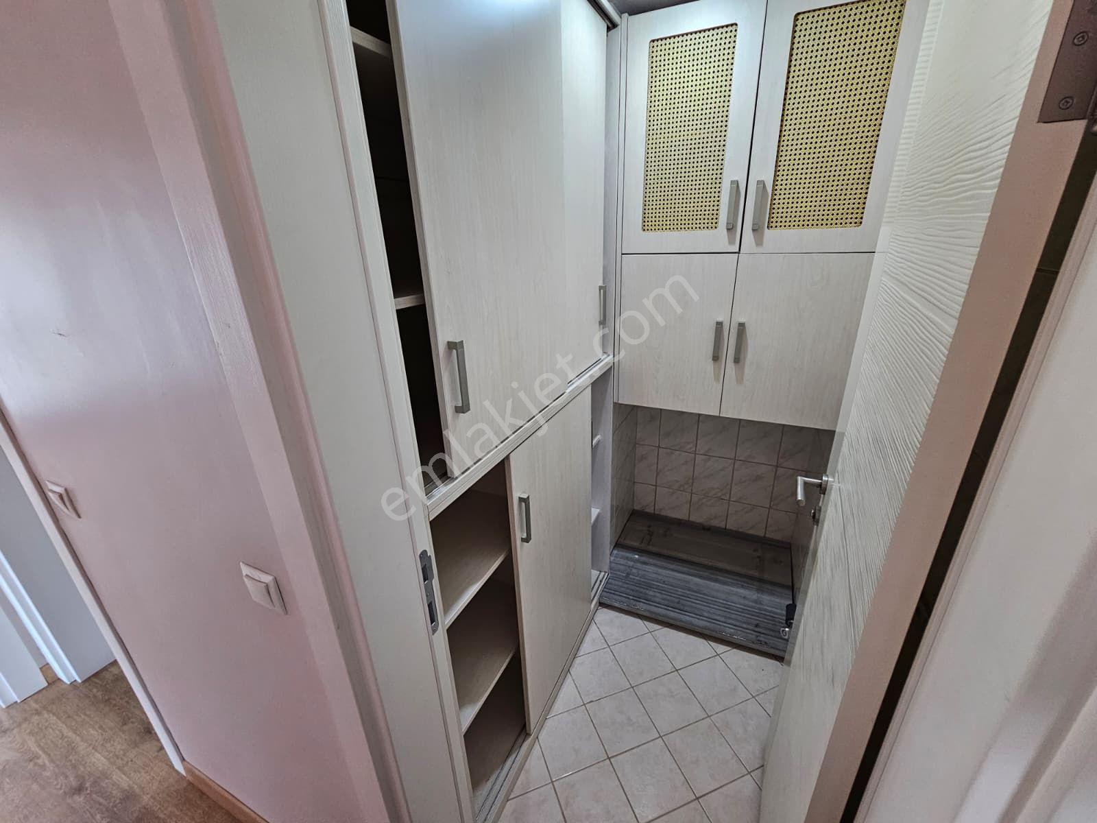 İçerenköy Kiptaş Evleri'nde 3+1 Balkonlu Çift Banyolu 145m2 Kiralık Boş Daire - Görsel 18