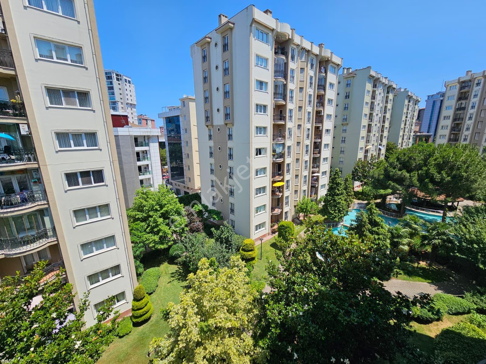 İçerenköy Kiptaş Evleri'nde 3+1 Balkonlu Çift Banyolu 145m2 Kiralık Boş Daire - Görsel 24