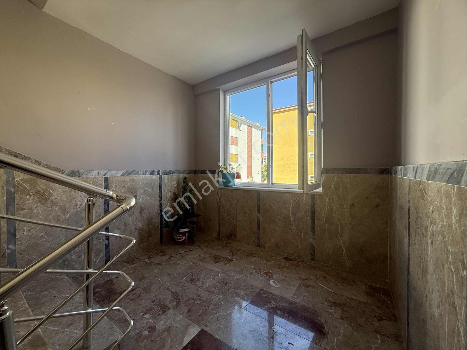Remax Dem'den Demirkent Mah. 4.5+1 Ara Katta Lüks Satılık Daire - Görsel 4