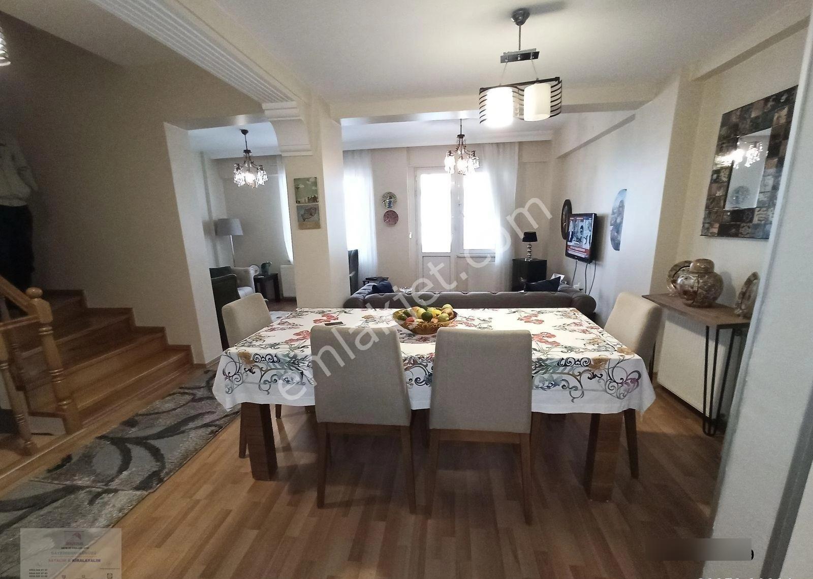 Esenyurt Merkezde Özyurtlar Avm Arkasında 220 M2 Tripleks Villa - Görsel 2