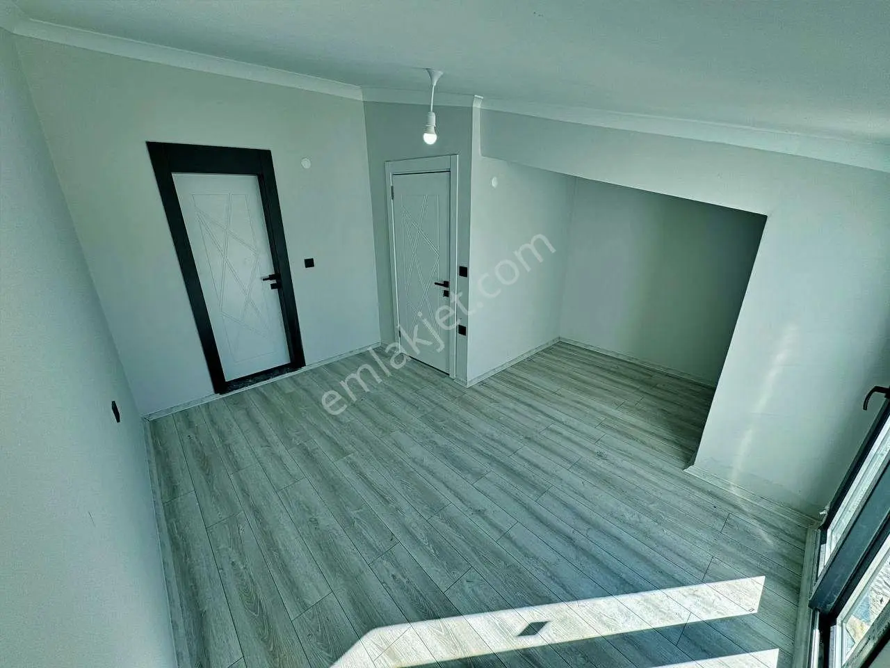 Uytundan Edremit Kadıköyde Teraslı Kapalı Otoparklı 3+1 Dubleks - Görsel 13