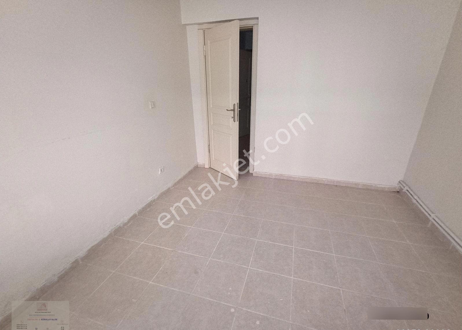 Esenyurt Merkezde 75 M2 1+1 Site İçinde Bahçekatı Ön Cephe Boş - Görsel 28