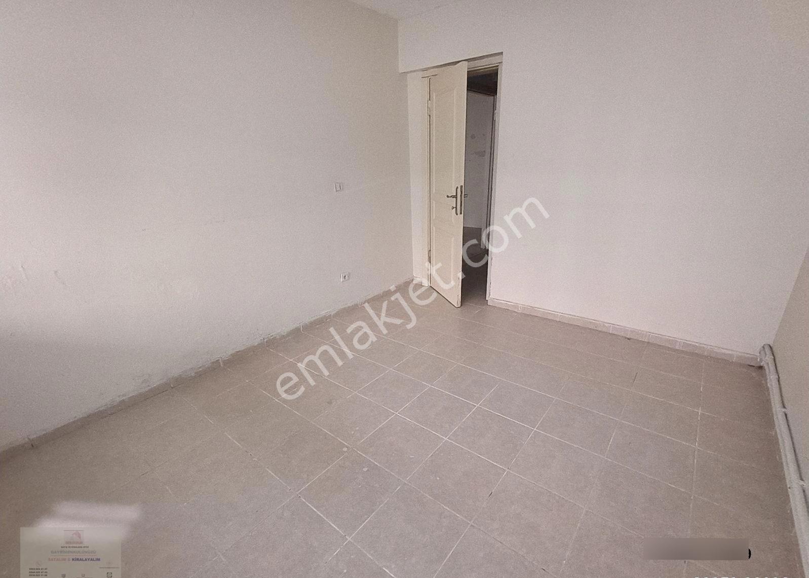 Esenyurt Merkezde 75 M2 1+1 Site İçinde Bahçekatı Ön Cephe Boş - Görsel 10