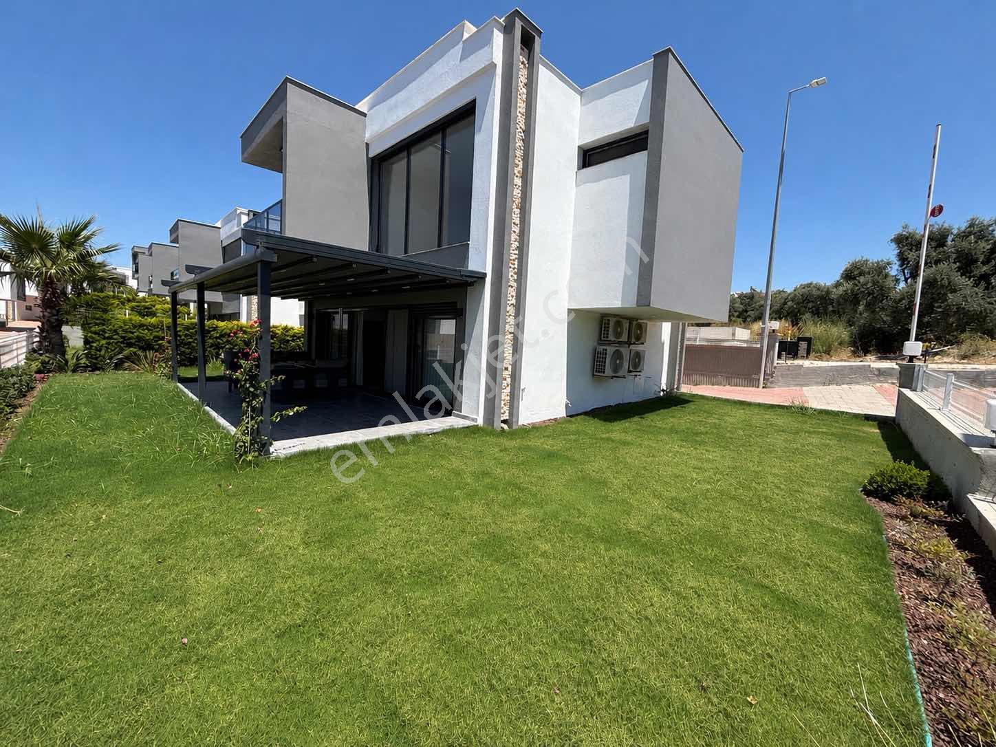 Kuşadası Karaovada Müstakil Geniş Bahçeli 3+1 Villa - Görsel 31