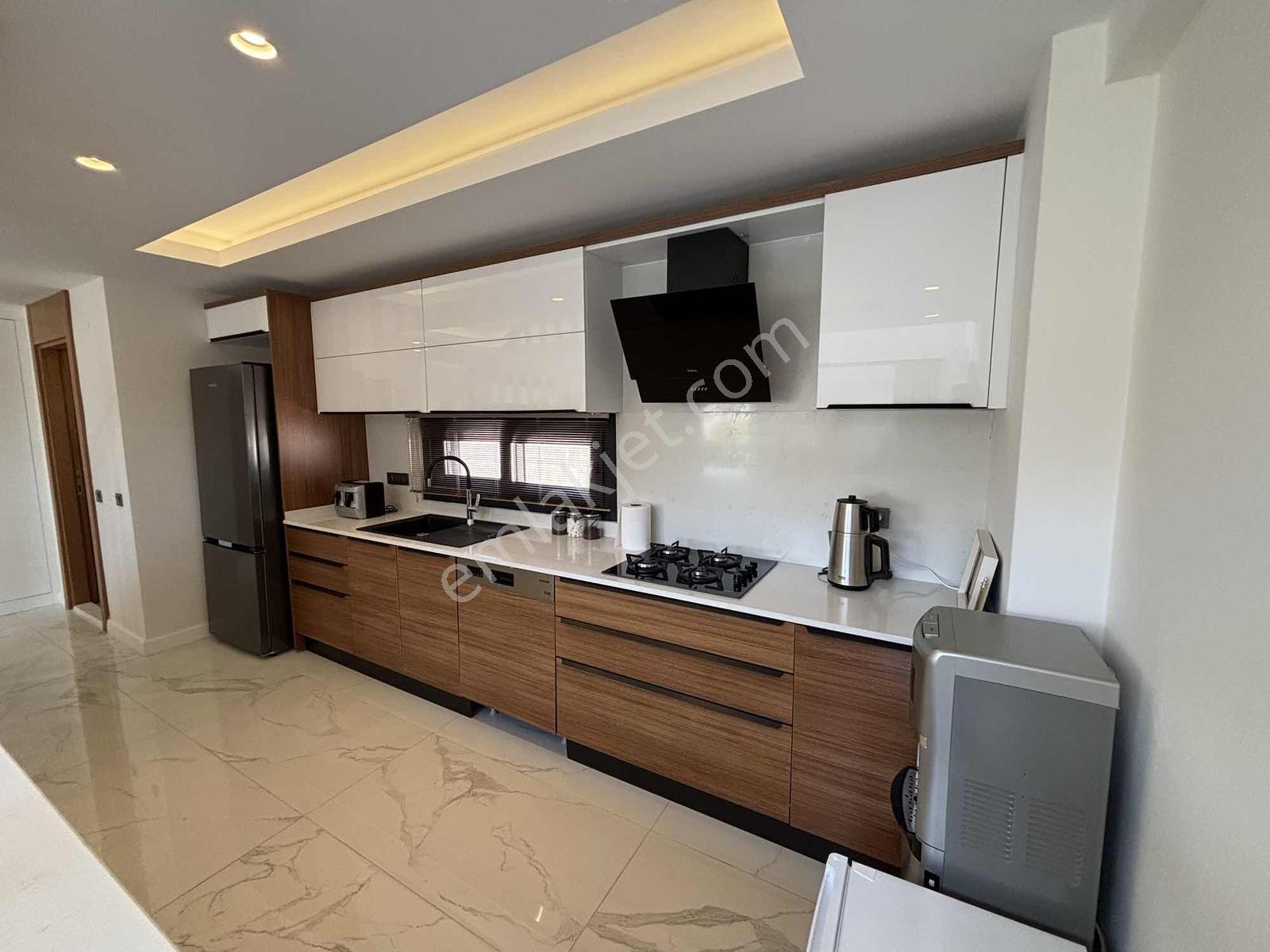Kuşadası Karaovada Müstakil Geniş Bahçeli 3+1 Villa - Görsel 34
