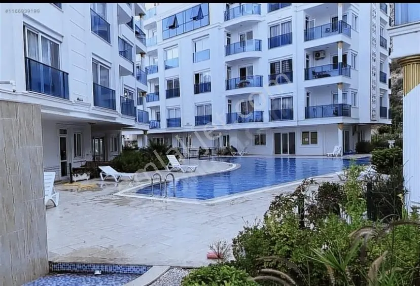 Konyaaltı Hurma'da Site İçi Full Eşyalı Katta 1+1 Daire