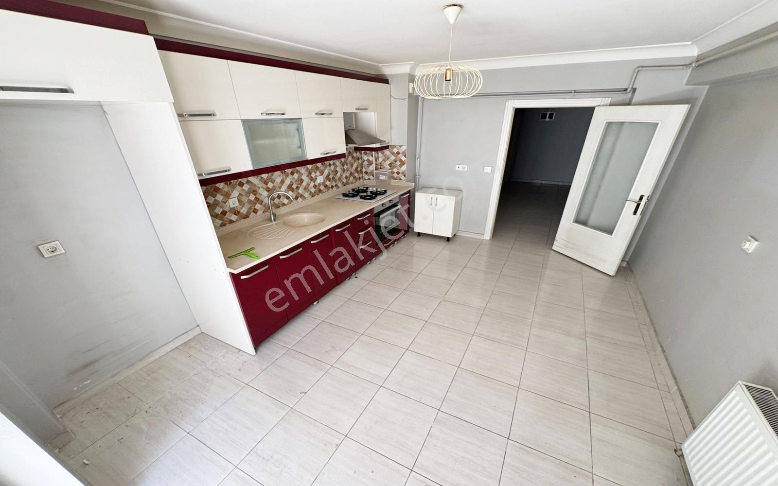 Atapark Mahalle'si 340 Cadde Dibi Ebv. Banyolu 3+1 Kiralık Daire - Görsel 12