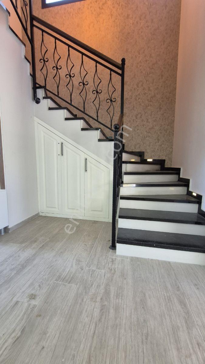 Kuşadası Güzelcamlıda 4+1 Villa Tek Müstakil 420m2 Arsa - Görsel 16