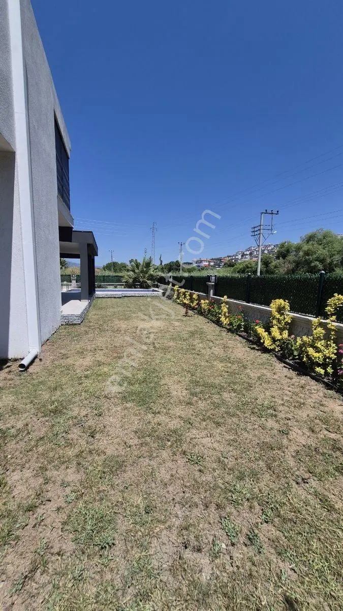 Kuşadası Güzelcamlıda 4+1 Villa Tek Müstakil 420m2 Arsa - Görsel 3