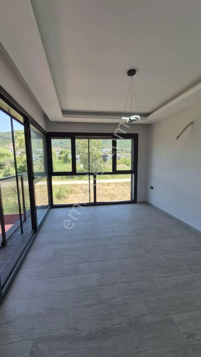 Kuşadası Güzelcamlıda 4+1 Villa Tek Müstakil 420m2 Arsa - Görsel 8