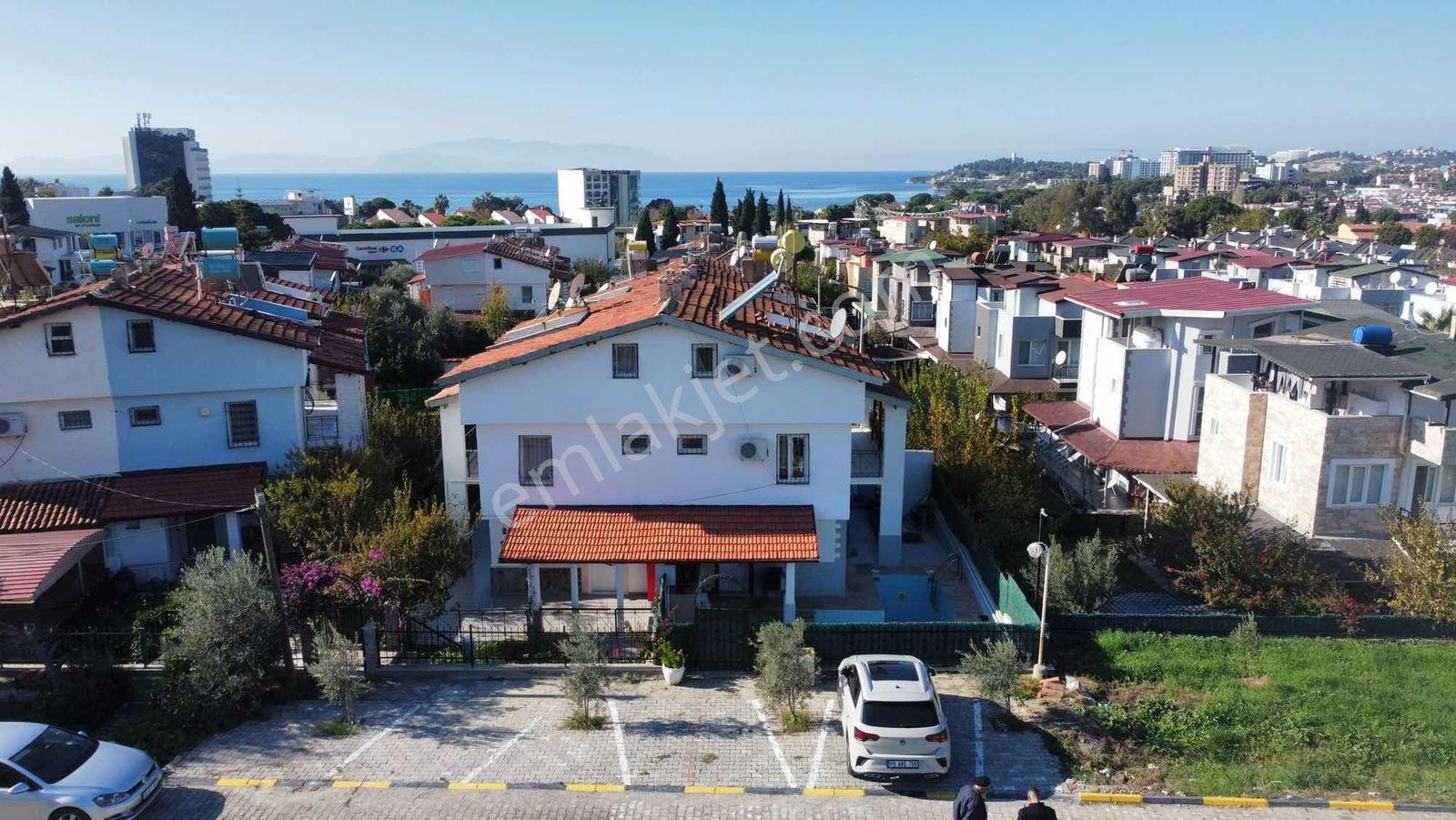 Kuşadasında Özel Havuzlu 4+1 Denize Yakın Villa - Görsel 2