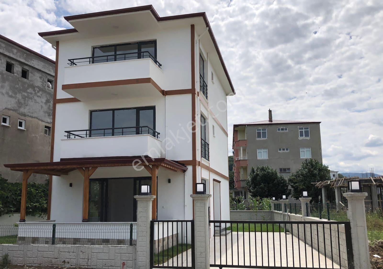 Furkan Emlak'tan Atakum Taflan'da 5+1 248m2 3 Katlı Sıfır Villa - Görsel 5