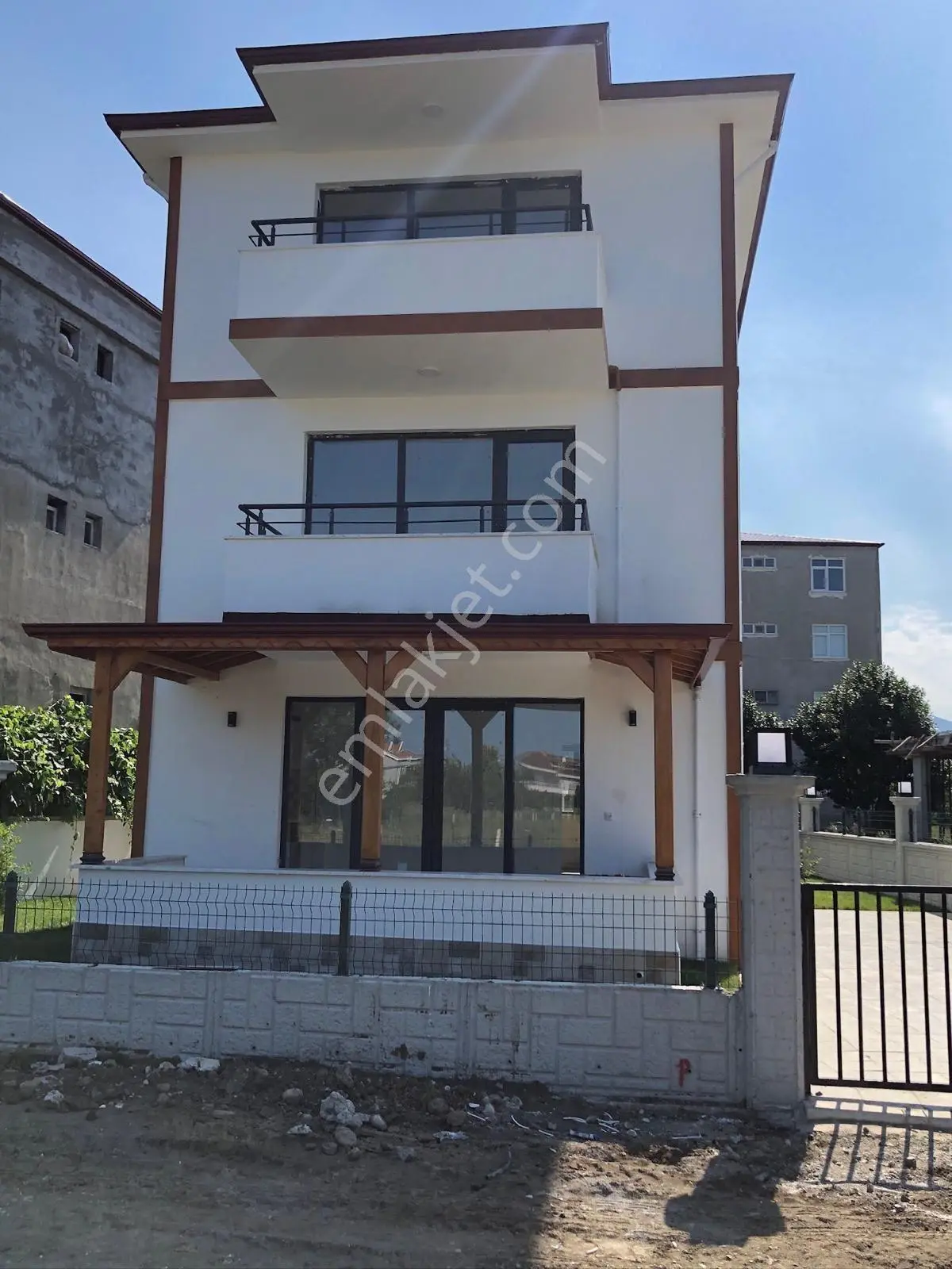 Furkan Emlak'tan Atakum Taflan'da 5+1 248m2 3 Katlı Sıfır Villa - Görsel 2