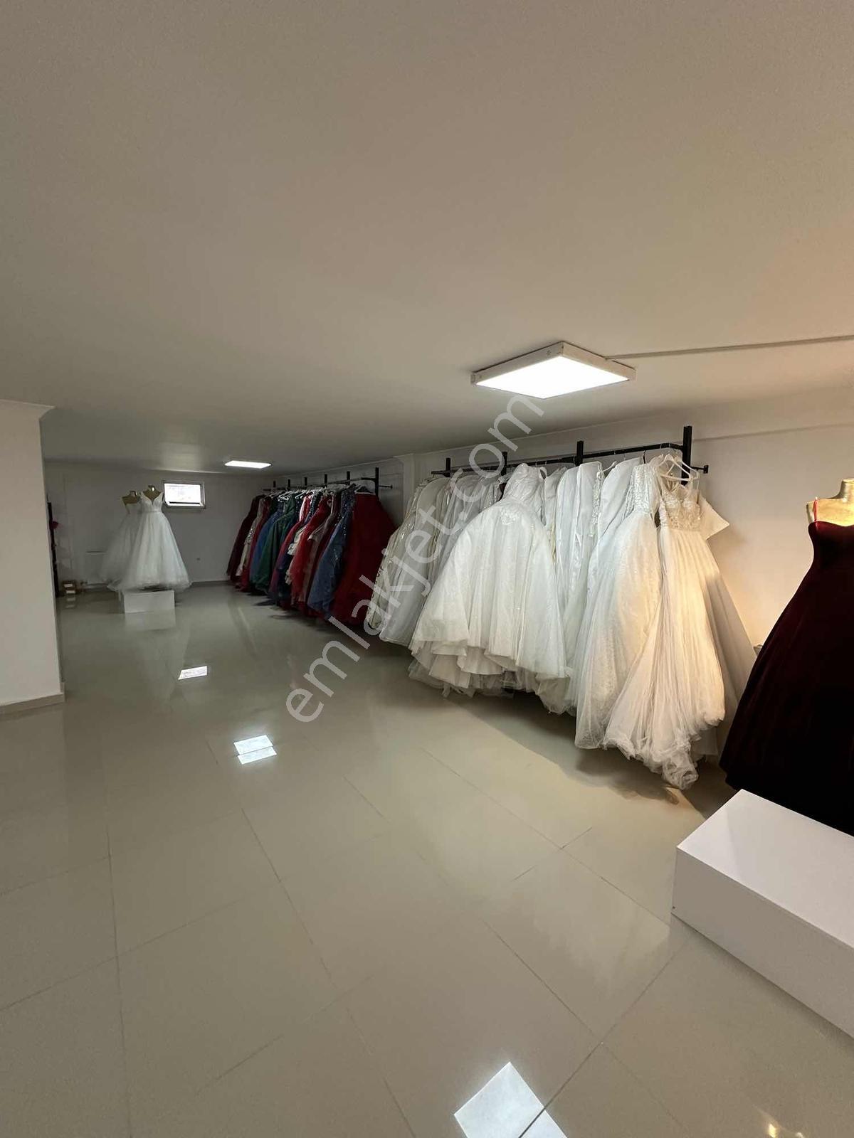 Devren Satılık Gelinlik Mağazası | 10 Yıllık Kurulu Düzen 480m2 - Görsel 27
