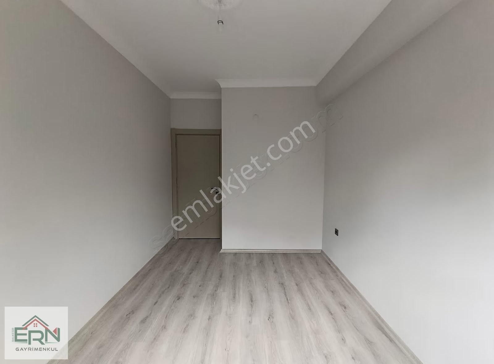 Yüksek Giriş, Yerden Isıtmalı, Kapalı Otoparklı, Sıfır 2+1 - Görsel 9