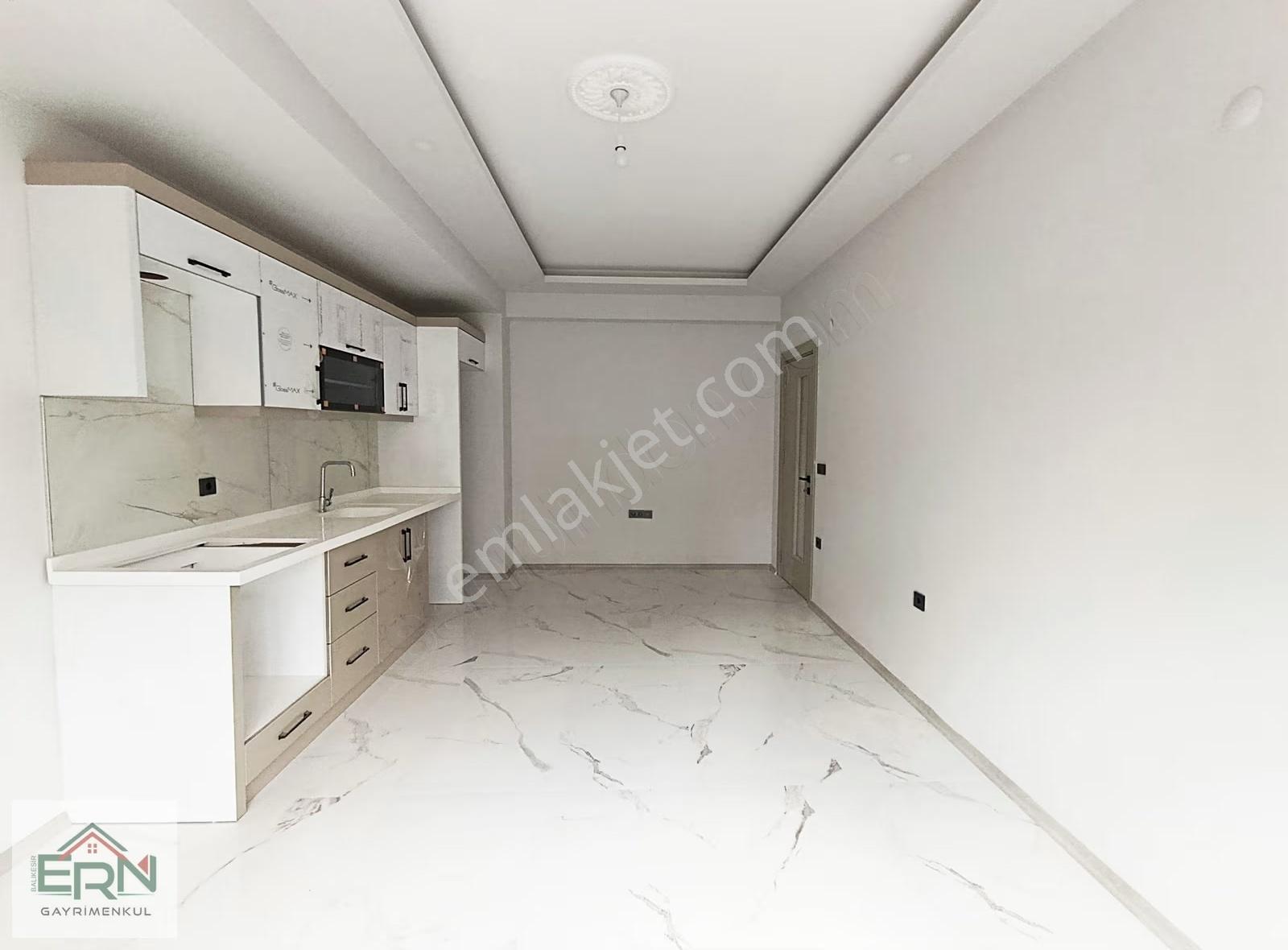 Yüksek Giriş, Yerden Isıtmalı, Kapalı Otoparklı, Sıfır 2+1 - Görsel 31