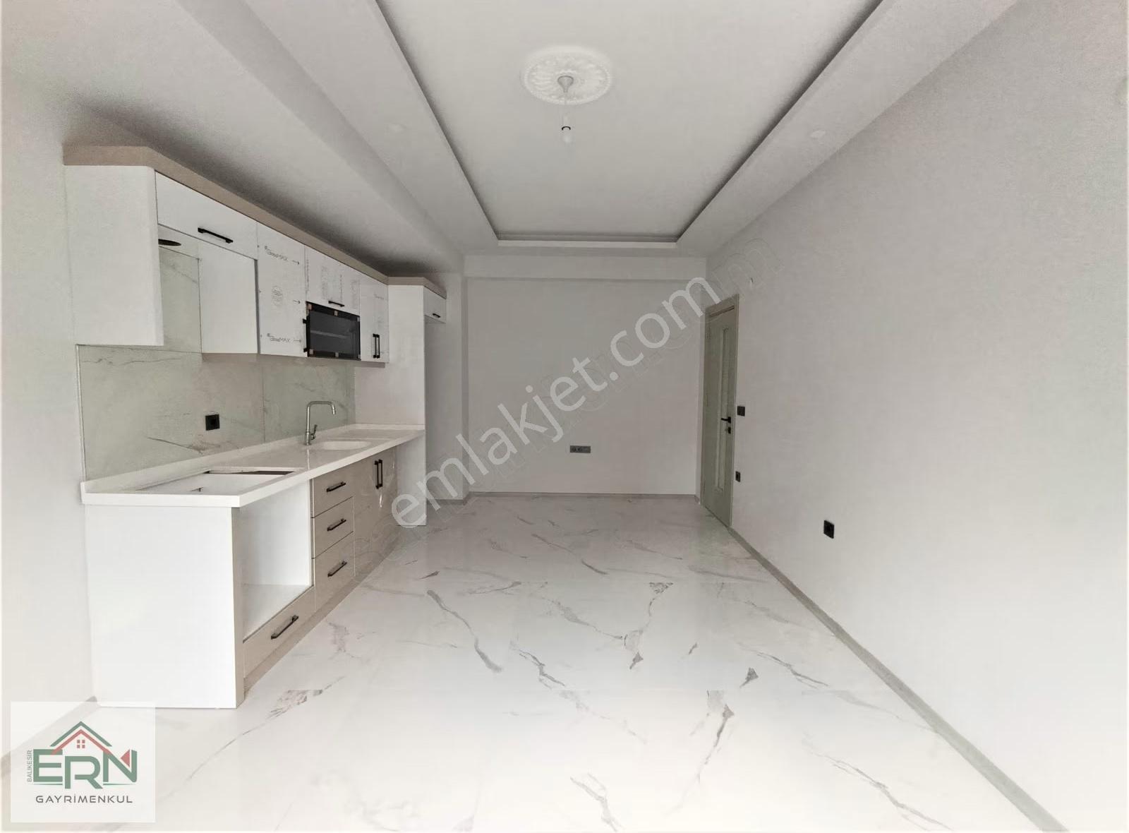 Yüksek Giriş, Yerden Isıtmalı, Kapalı Otoparklı, Sıfır 2+1 - Görsel 15