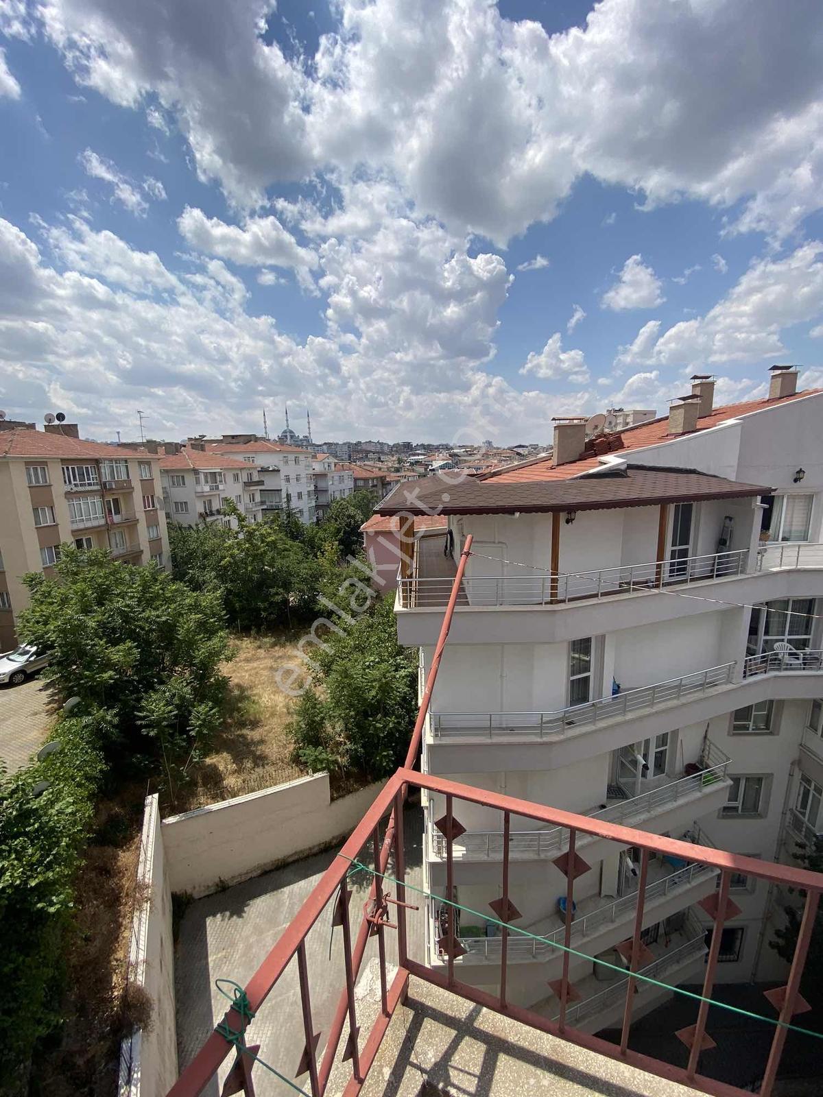 Kolej Aydoğmuş Sokakta 2+1 Satılık Daire - Görsel 19