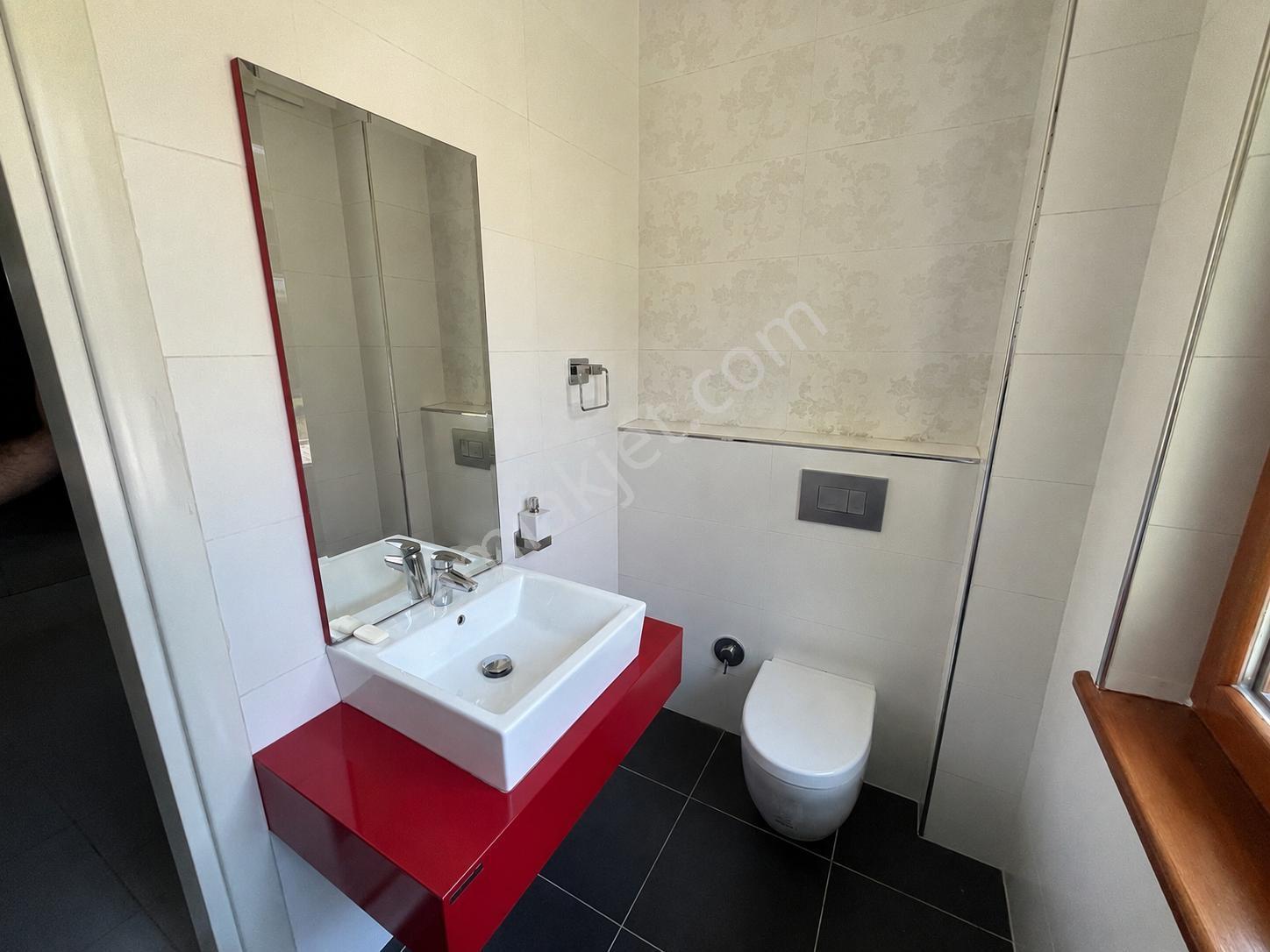 Nilüfer Özlüce'de Prestijli Site İçerisinde 5+2 Lüks Villa - Görsel 11