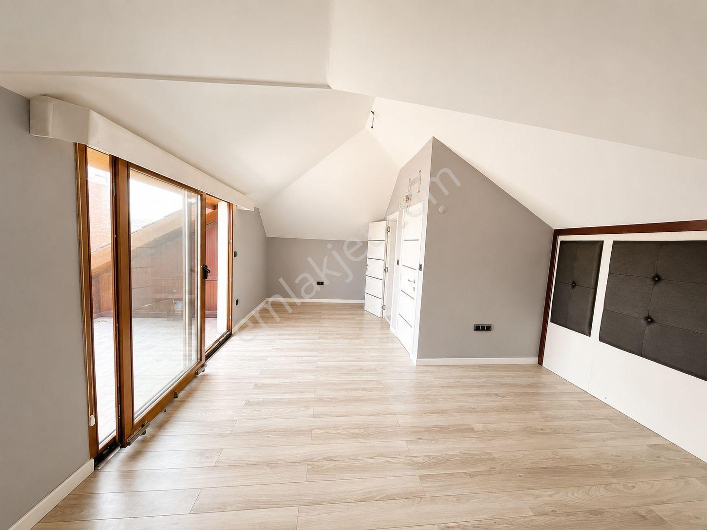 Nilüfer Özlüce'de Prestijli Site İçerisinde 5+2 Lüks Villa - Görsel 20