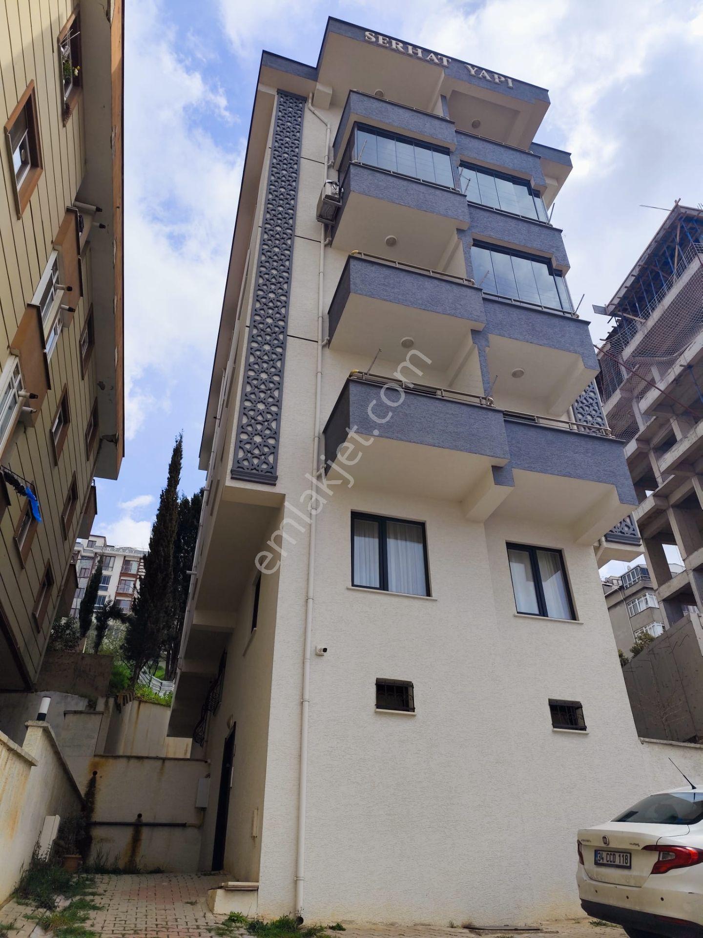 Mertcan Dan Yakacık'ta Orman Ve Adalar Manzaralı Lüks 3+1 İskanlı