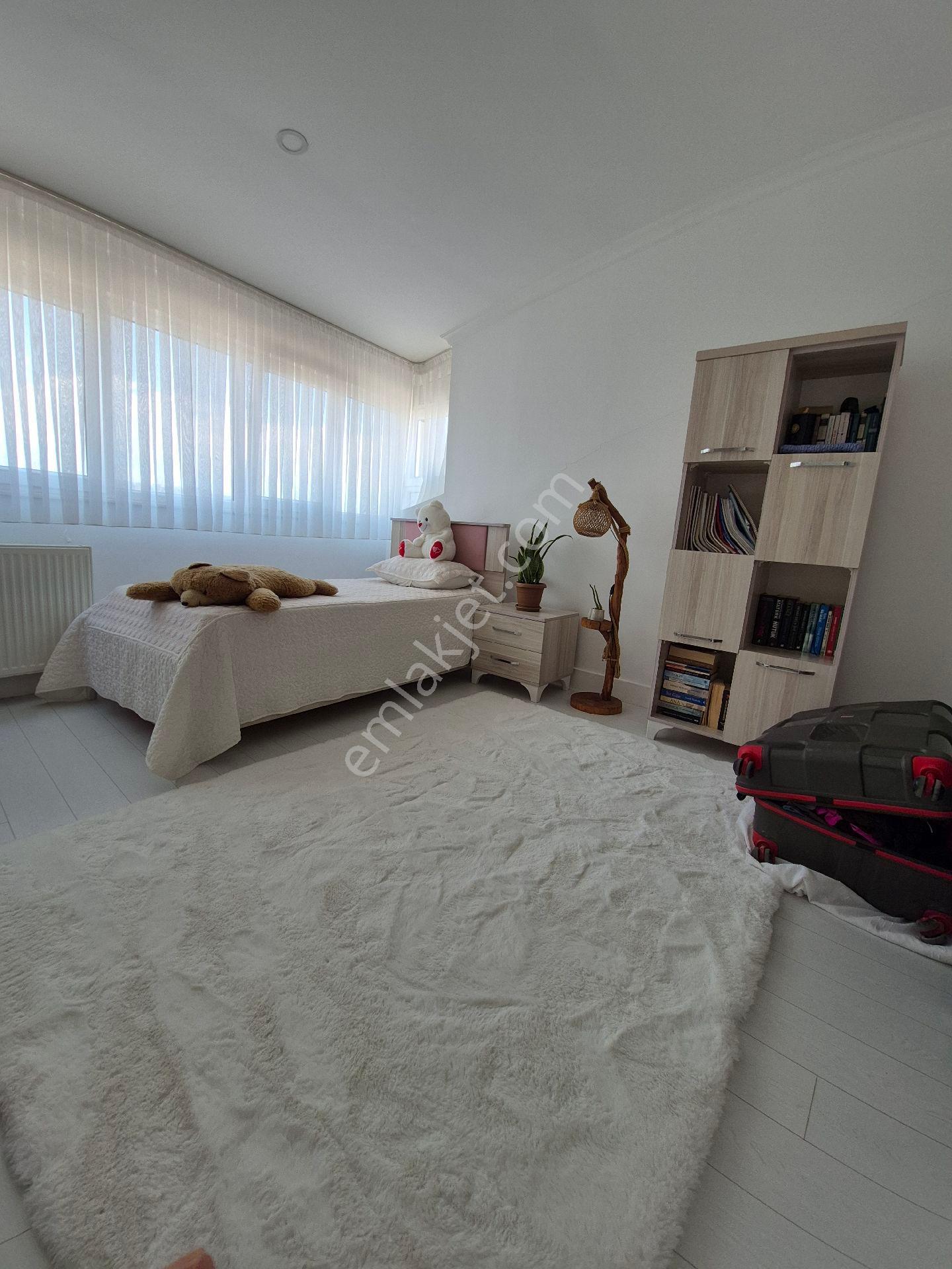 Üçgen Mahallesi'nde 200 M² Net 4+1 | Teraslı | Doğalgazlı | Asansörlü | Otoparklı - Görsel 26