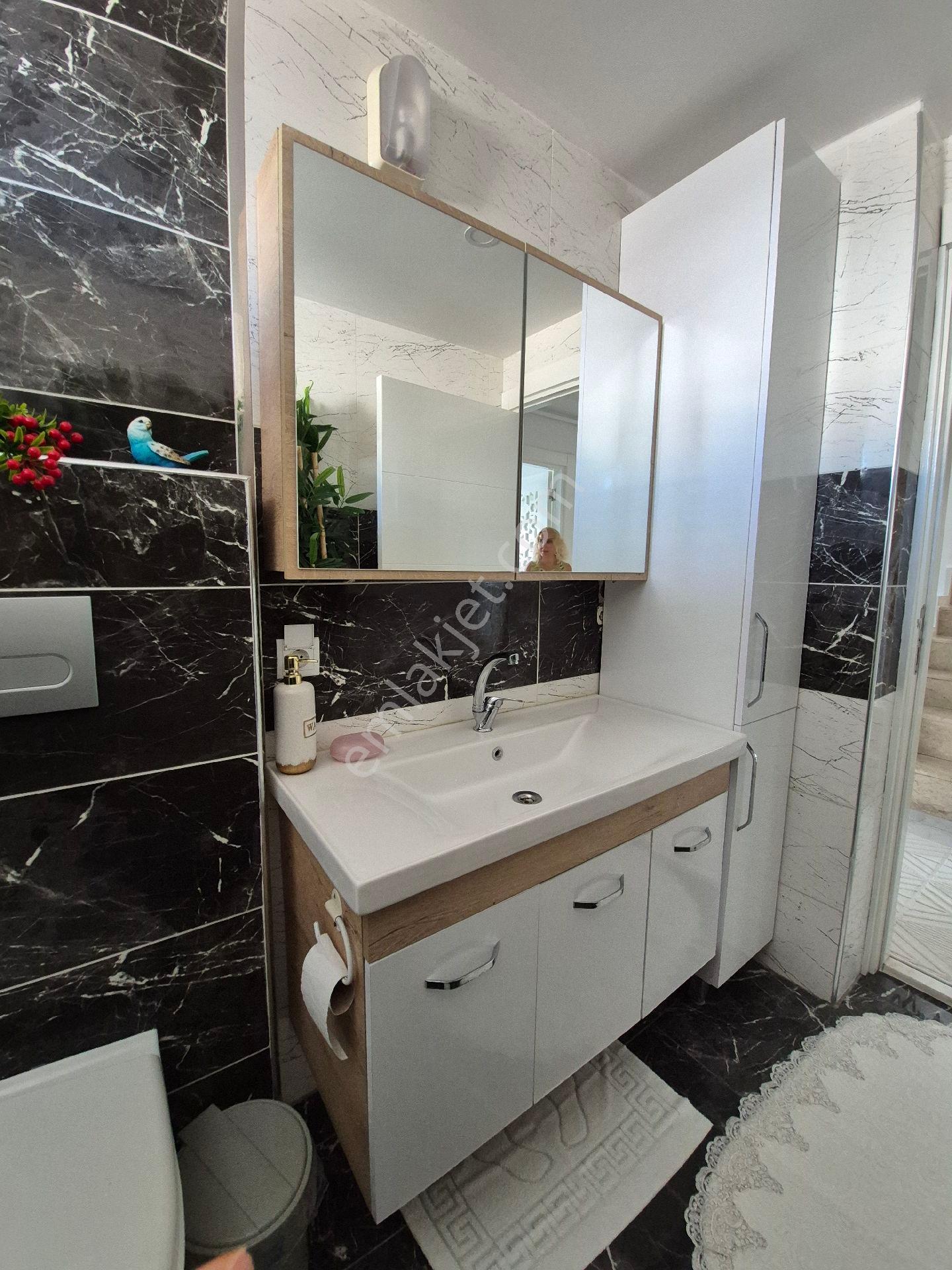 Üçgen Mahallesi'nde 200 M² Net 4+1 | Teraslı | Doğalgazlı | Asansörlü | Otoparklı - Görsel 16