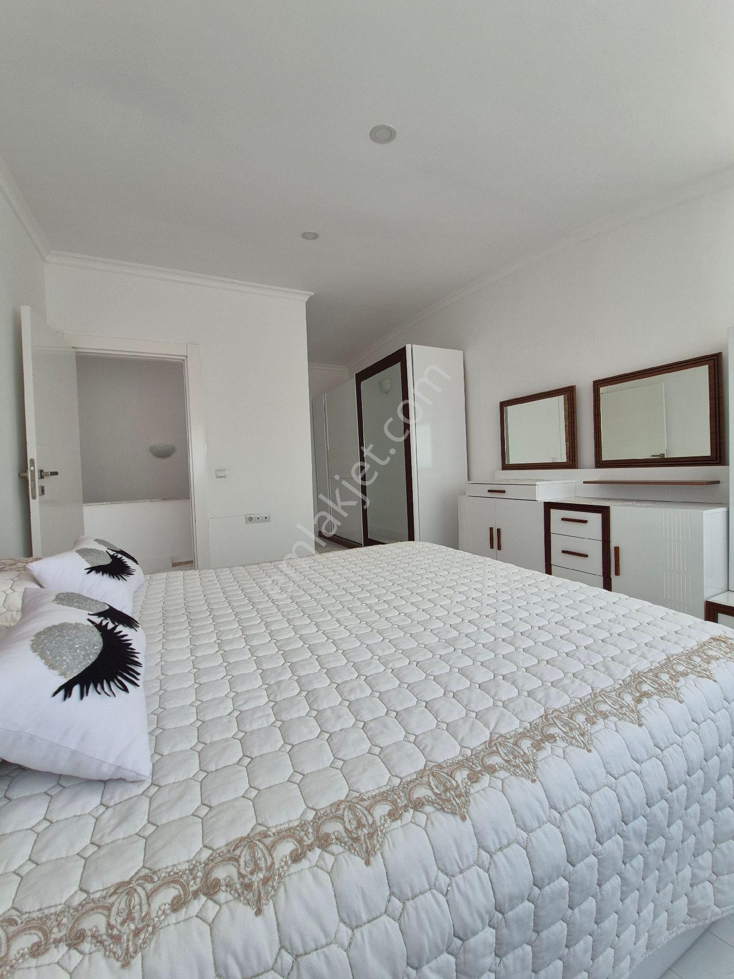 Üçgen Mahallesi'nde 200 M² Net 4+1 | Teraslı | Doğalgazlı | Asansörlü | Otoparklı - Görsel 24