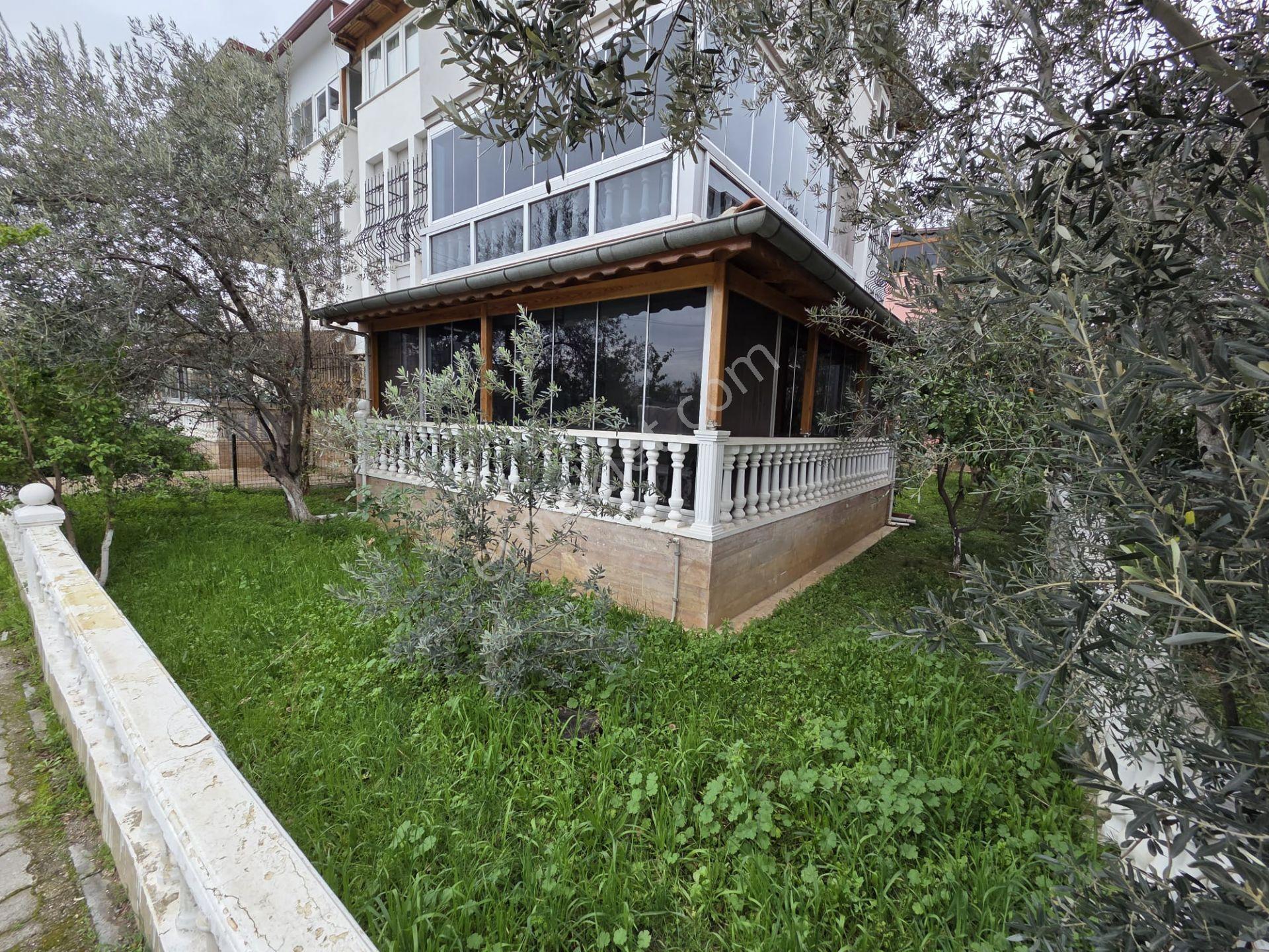 Altınoluk İlkbahar'dan Denize 100m Merkezi Konumda 3+2 Triplex Fırsat Villa - Görsel 17