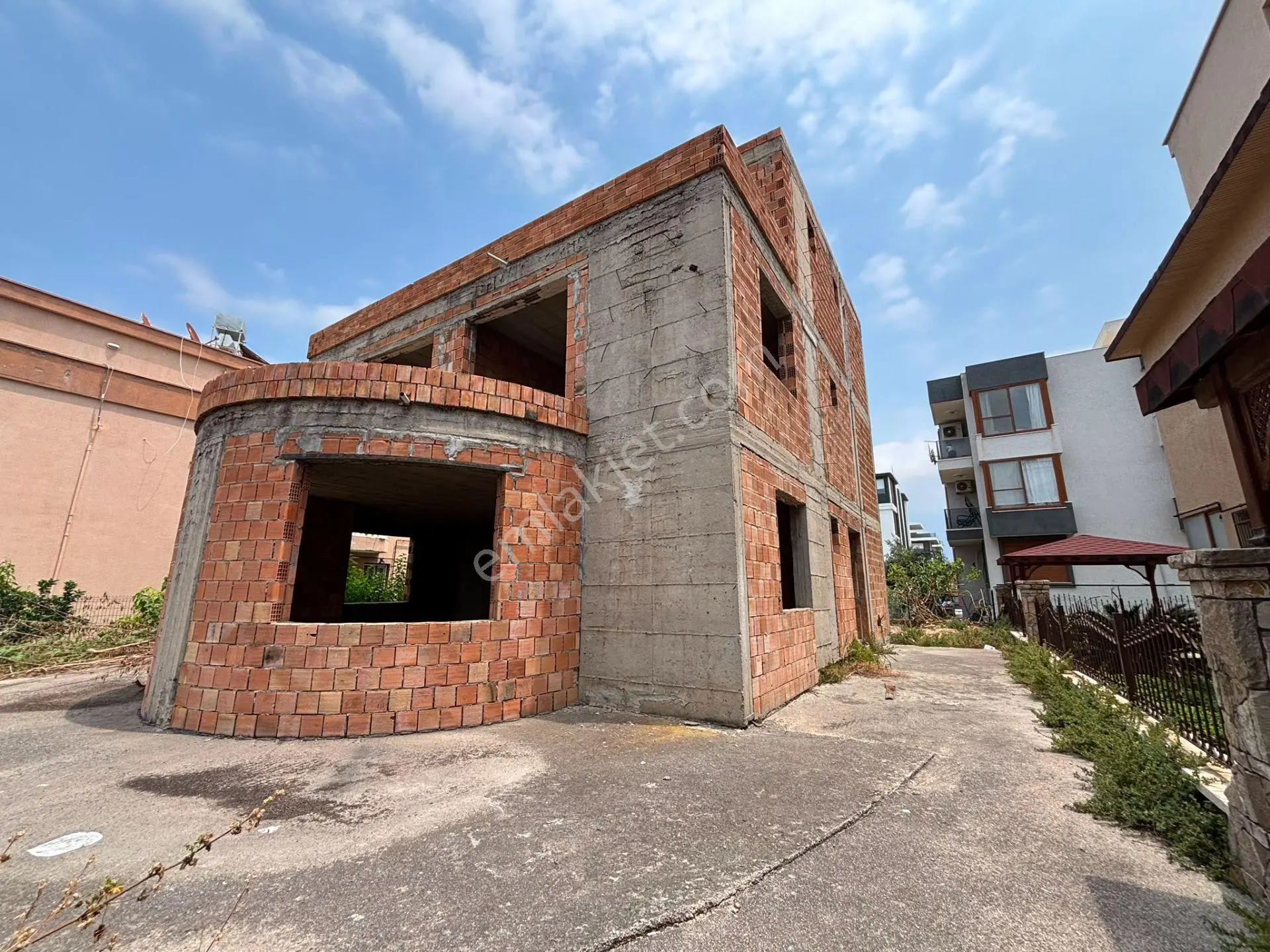 Güneş Villalarında Deniz Manzaralı Satılık Villa - Görsel 2