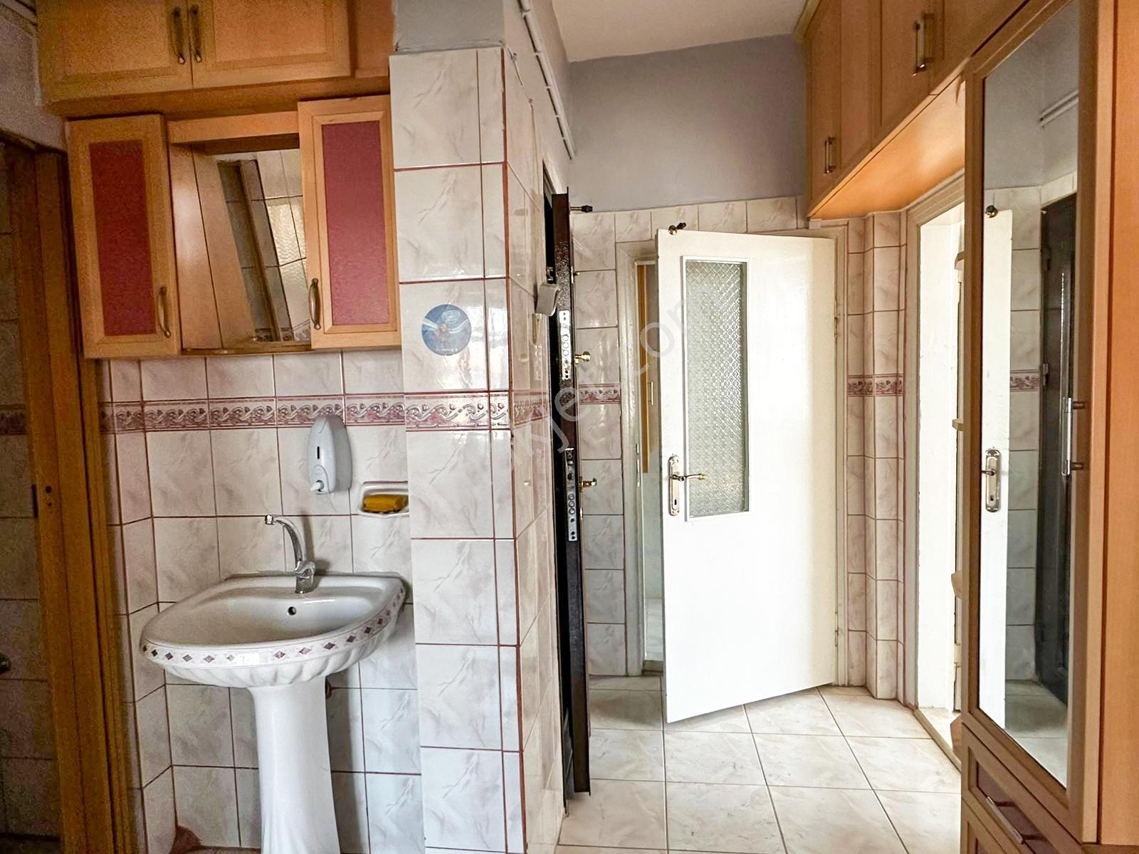 Alişahane Mah.de Ara Kat 3+1 Satılık Daire - Görsel 12
