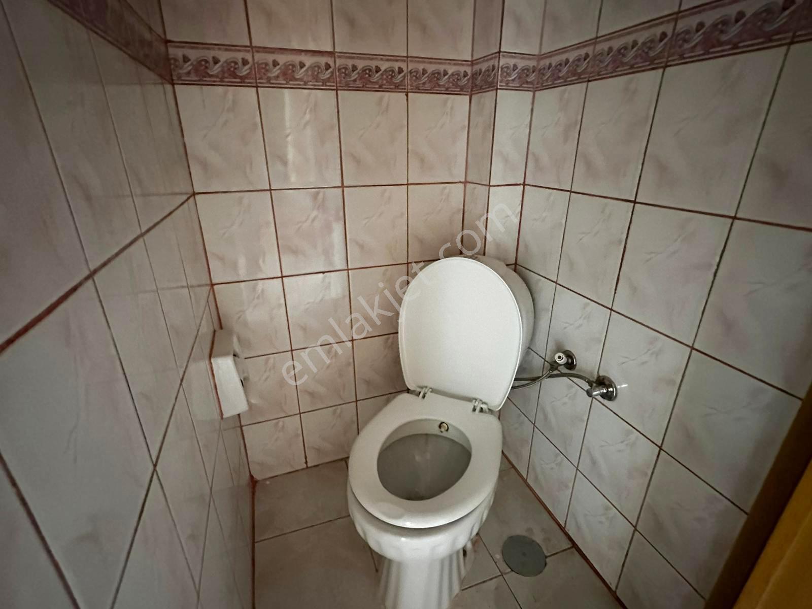Alişahane Mah.de Ara Kat 3+1 Satılık Daire - Görsel 8