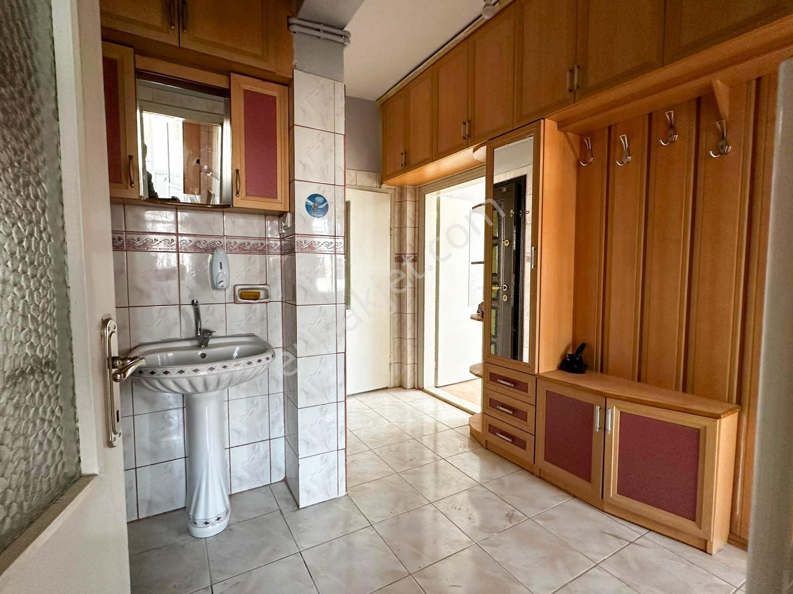 Alişahane Mah.de Ara Kat 3+1 Satılık Daire - Görsel 26
