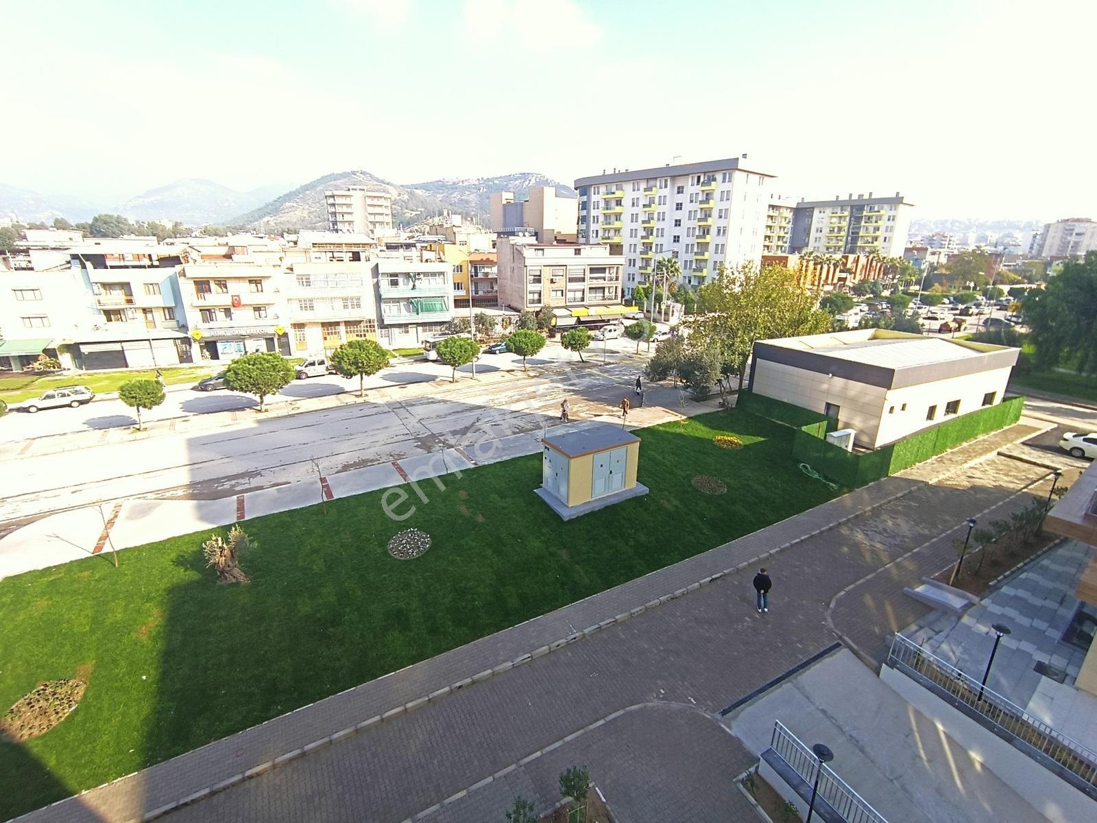 Karşıyaka Örnekköy La Vida Park Evleri 3+1 - Görsel 3