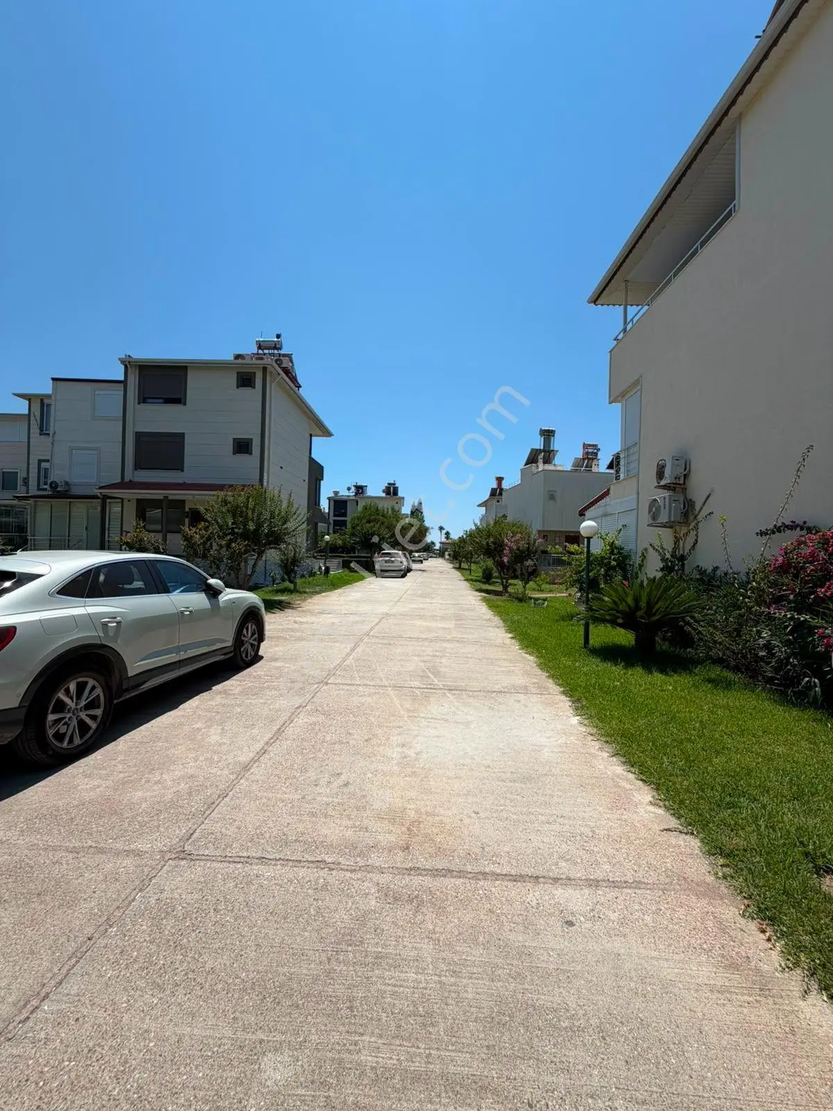 Denize 100 Metre, Havuzlu Site İçinde Kiralık Tripleks Villa - Görsel 3