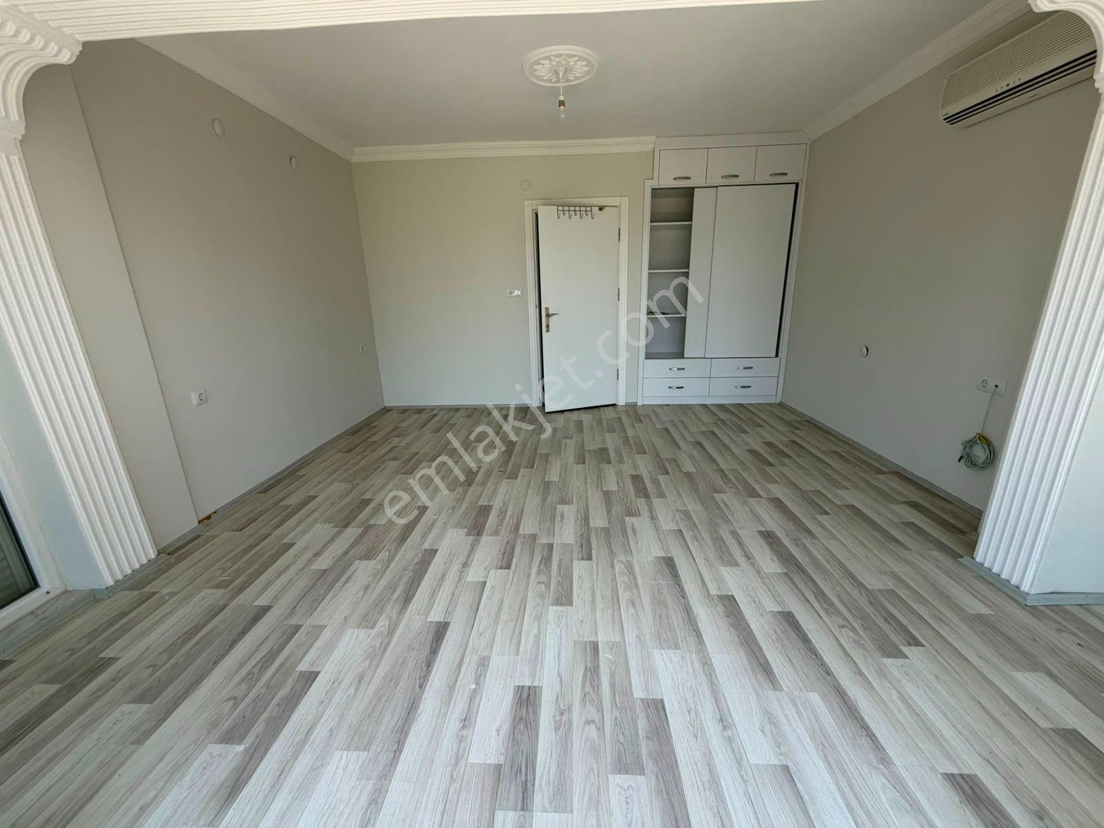 Denize 100 Metre, Havuzlu Site İçinde Kiralık Tripleks Villa - Görsel 29