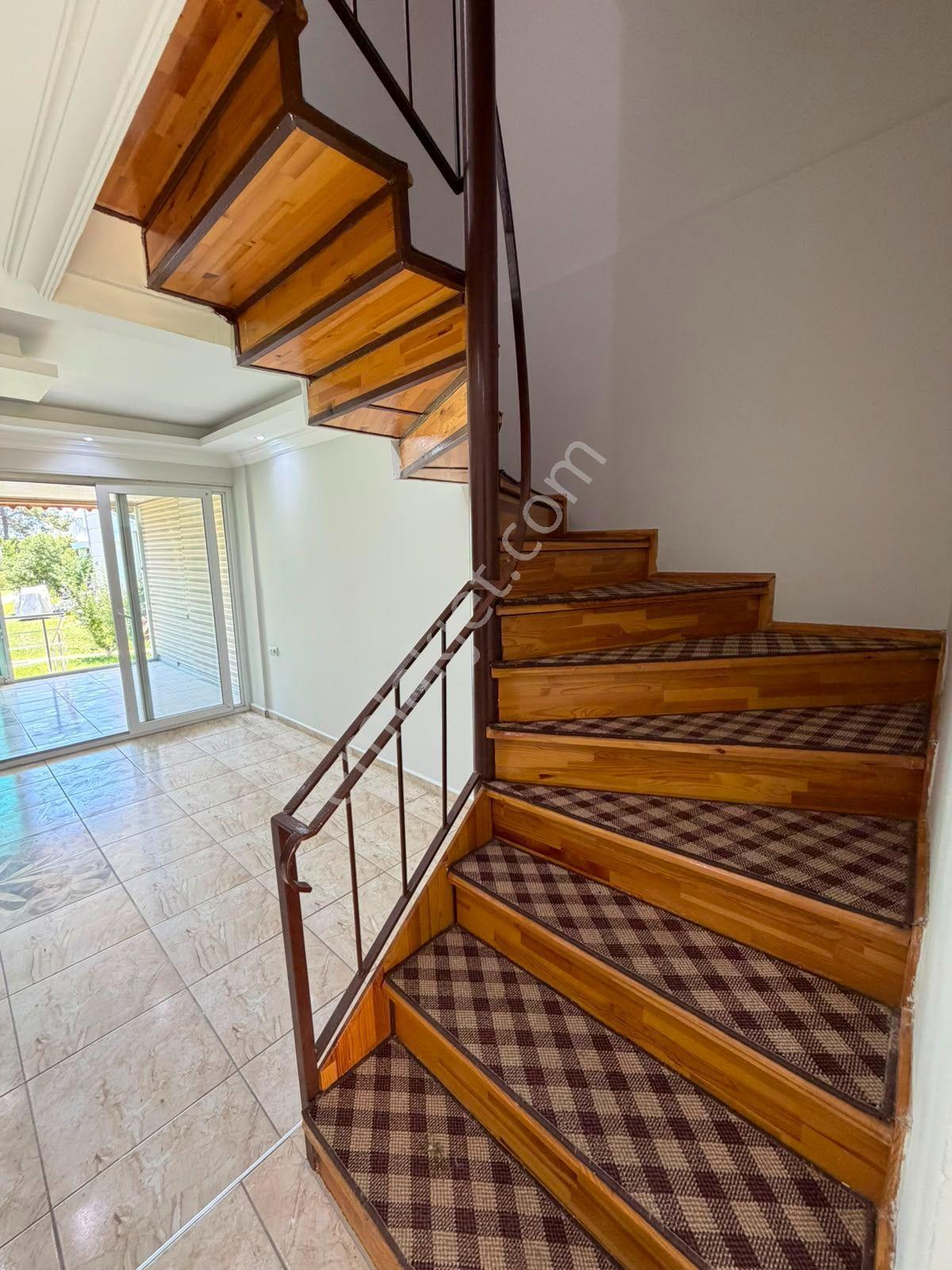 Denize 100 Metre, Havuzlu Site İçinde Kiralık Tripleks Villa - Görsel 26