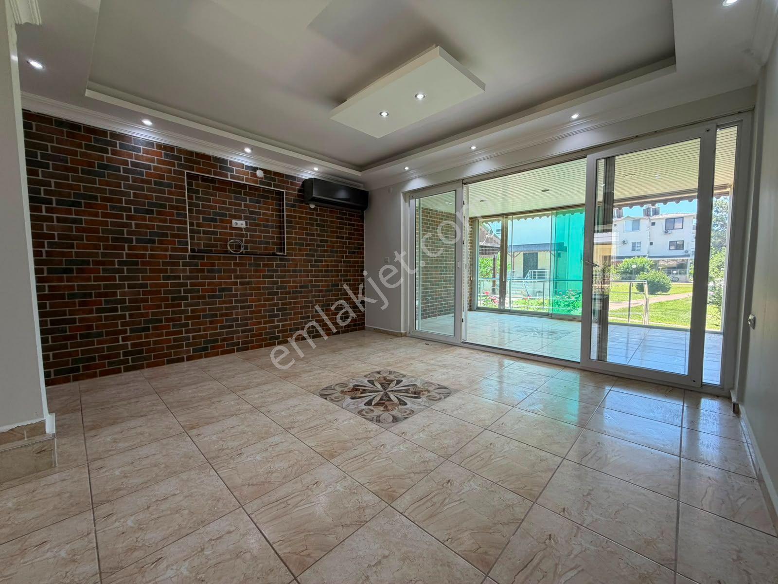 Denize 100 Metre, Havuzlu Site İçinde Kiralık Tripleks Villa - Görsel 10