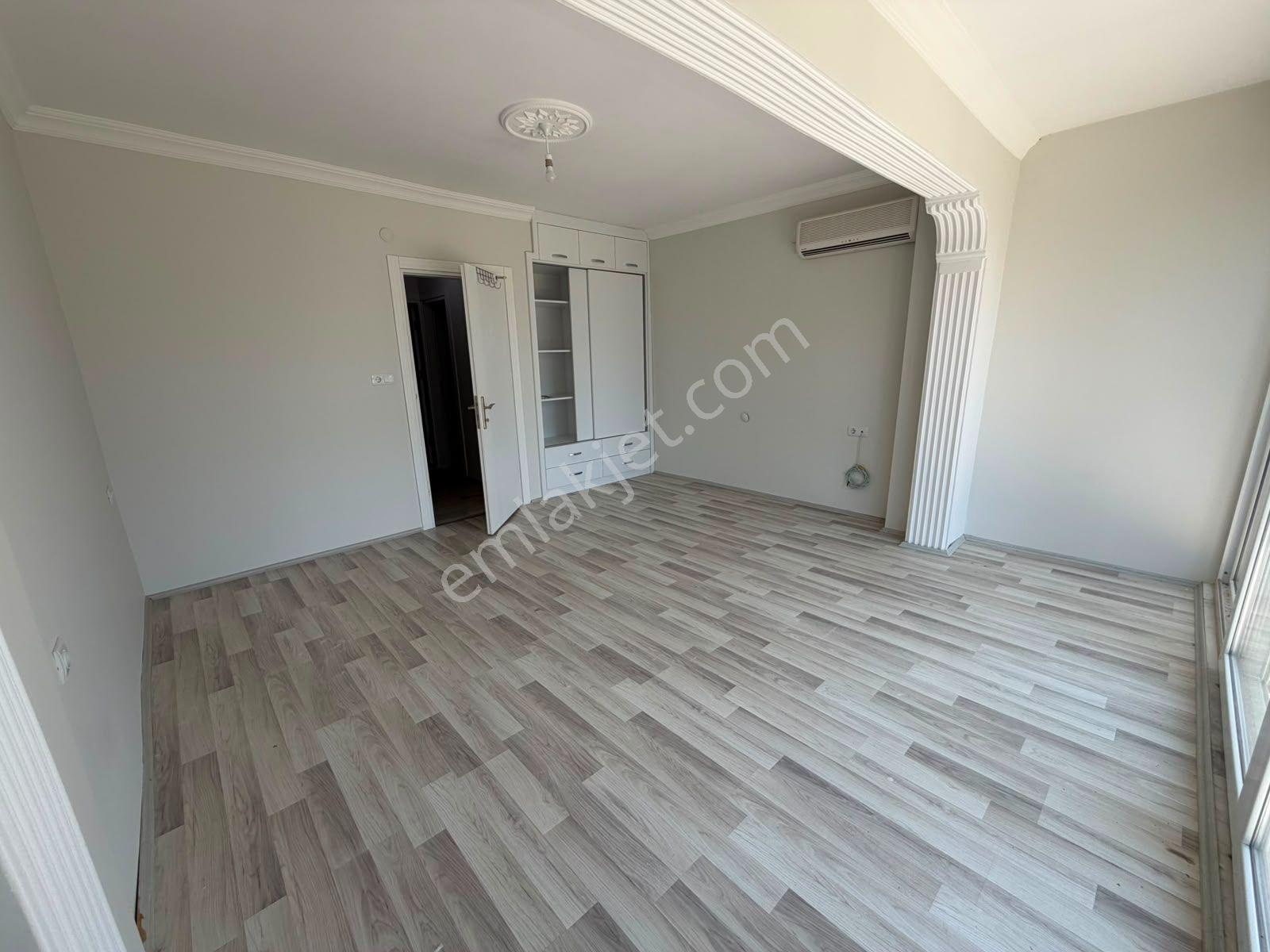 Denize 100 Metre, Havuzlu Site İçinde Kiralık Tripleks Villa - Görsel 8